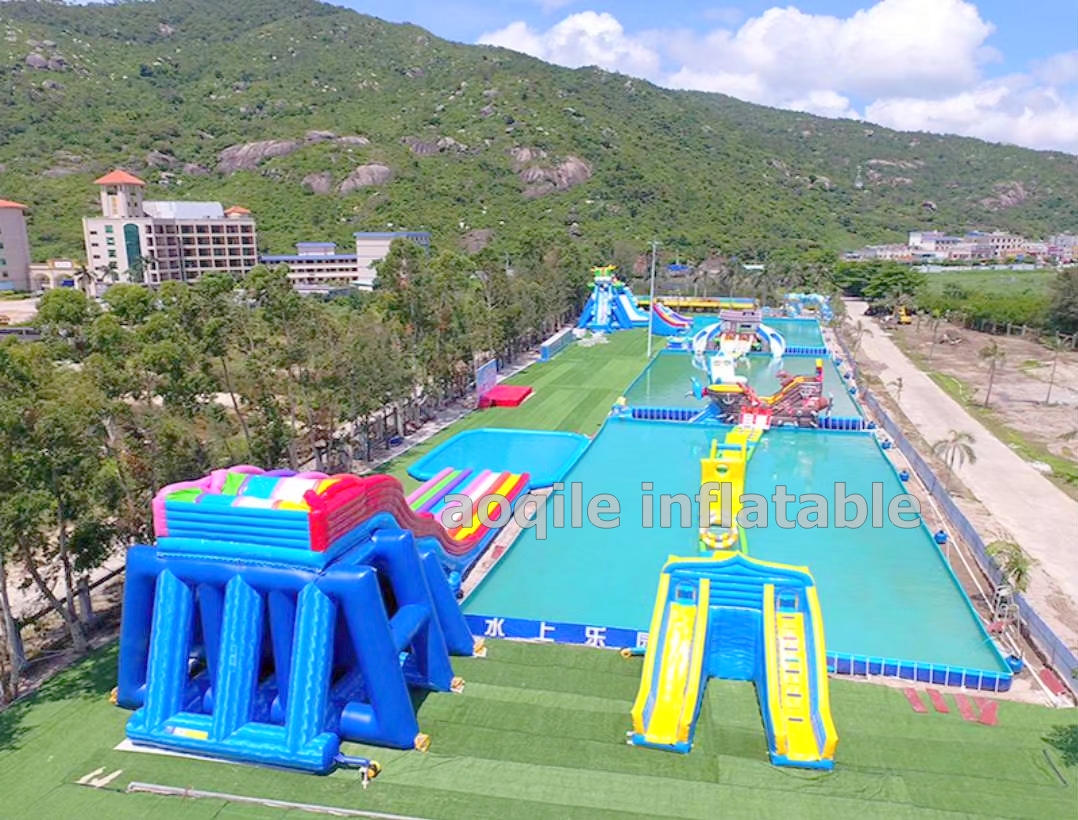 Parque de atracciones acuático inflable del fabricante de China en el suelo, parque acuático inflable con piscina y tobogán