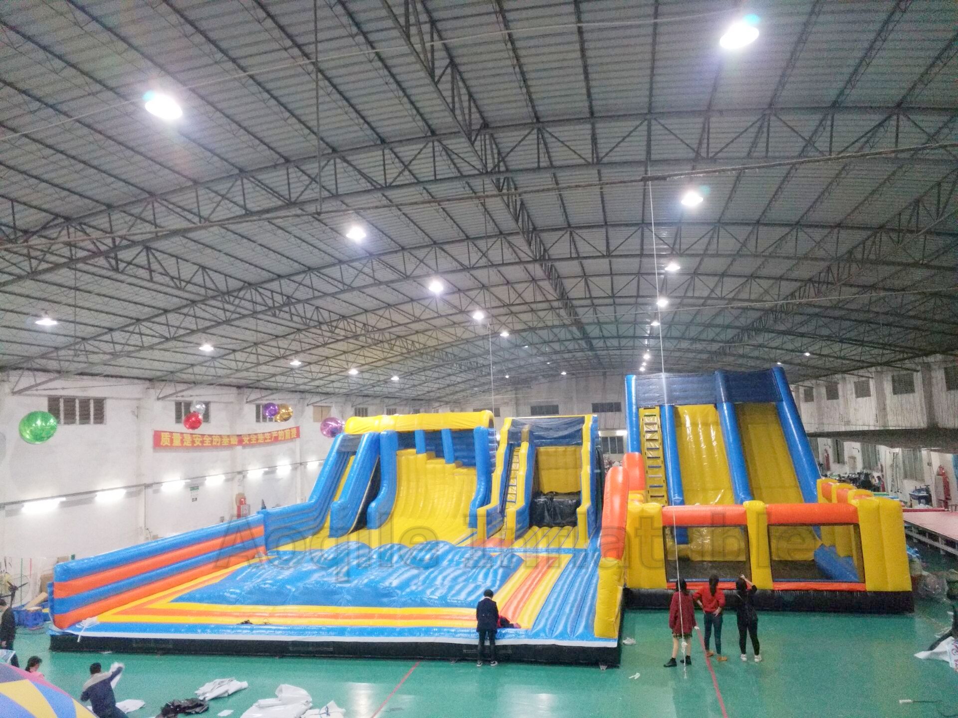 Los centros de entretenimiento familiar más grandes, espacio aéreo, parque temático interior inflable para juegos familiares