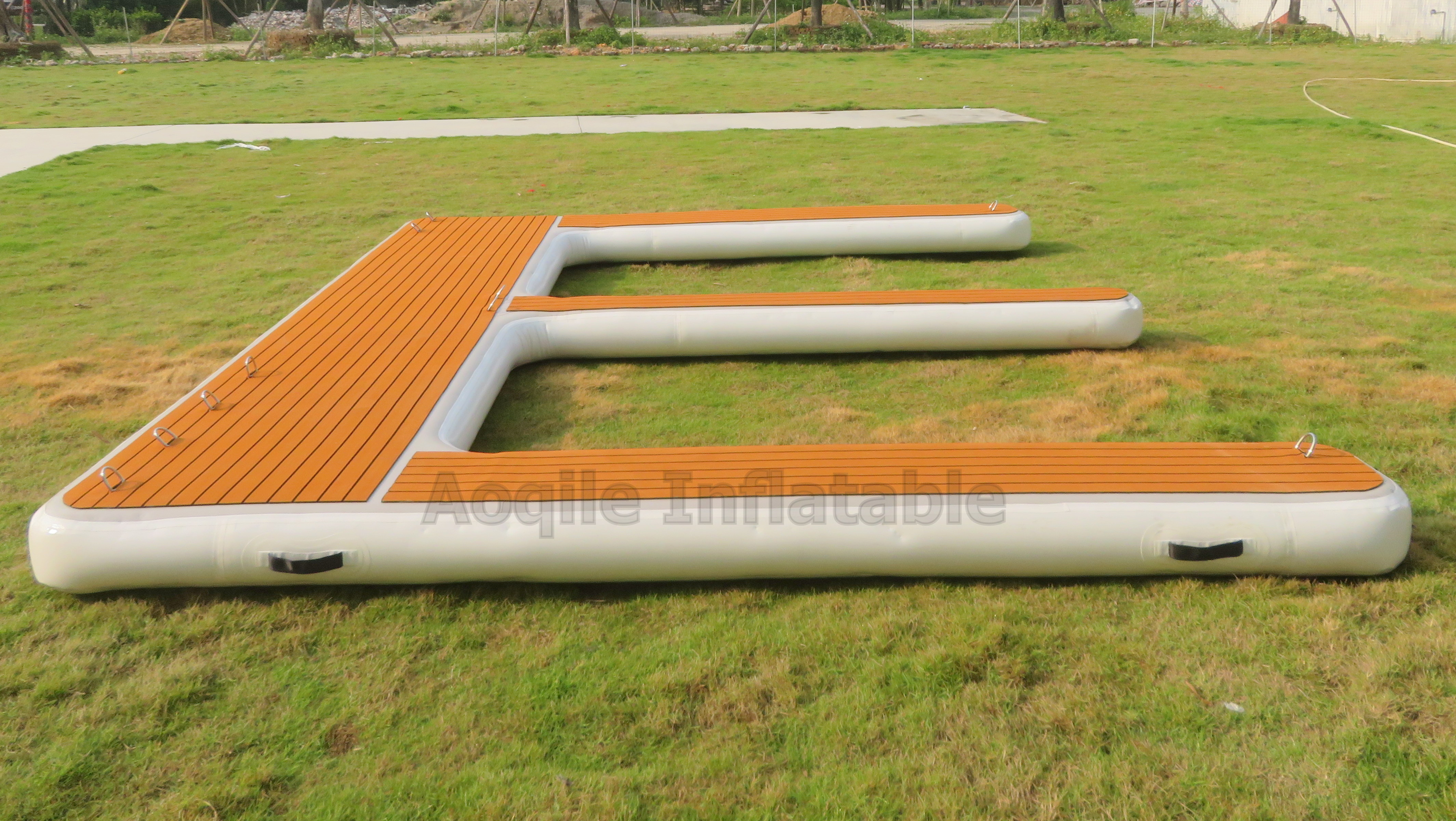 Estación de barco con Motor de grano de madera de espuma de teca, plataforma de piscina flotante inflable en forma de E, muelle para Jet Ski