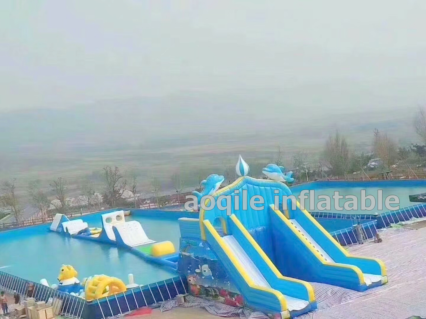 Parque de atracciones acuático inflable del fabricante de China en el suelo, parque acuático inflable con piscina y tobogán