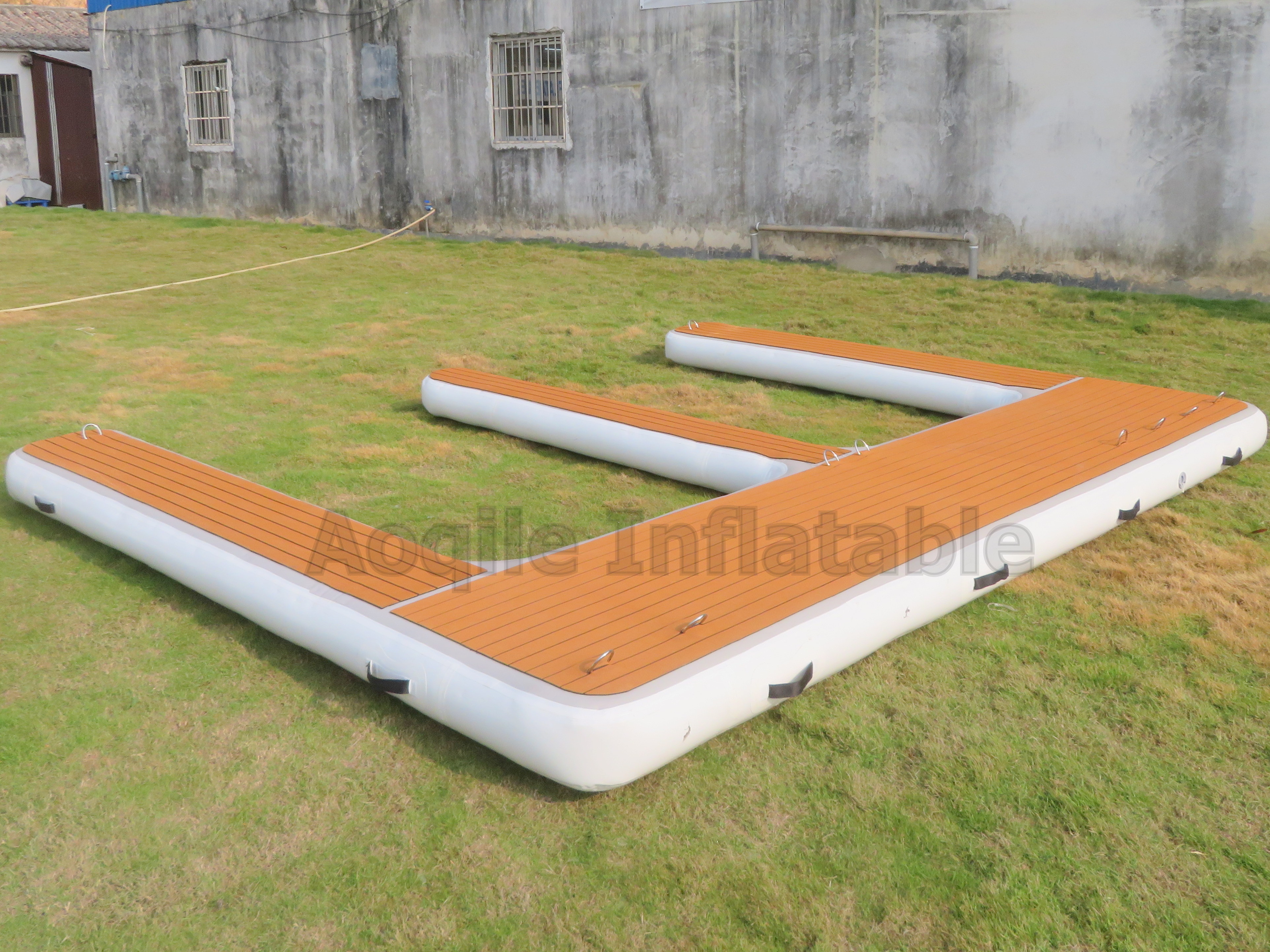 Estación de barco con Motor de grano de madera de espuma de teca, plataforma de piscina flotante inflable en forma de E, muelle para Jet Ski