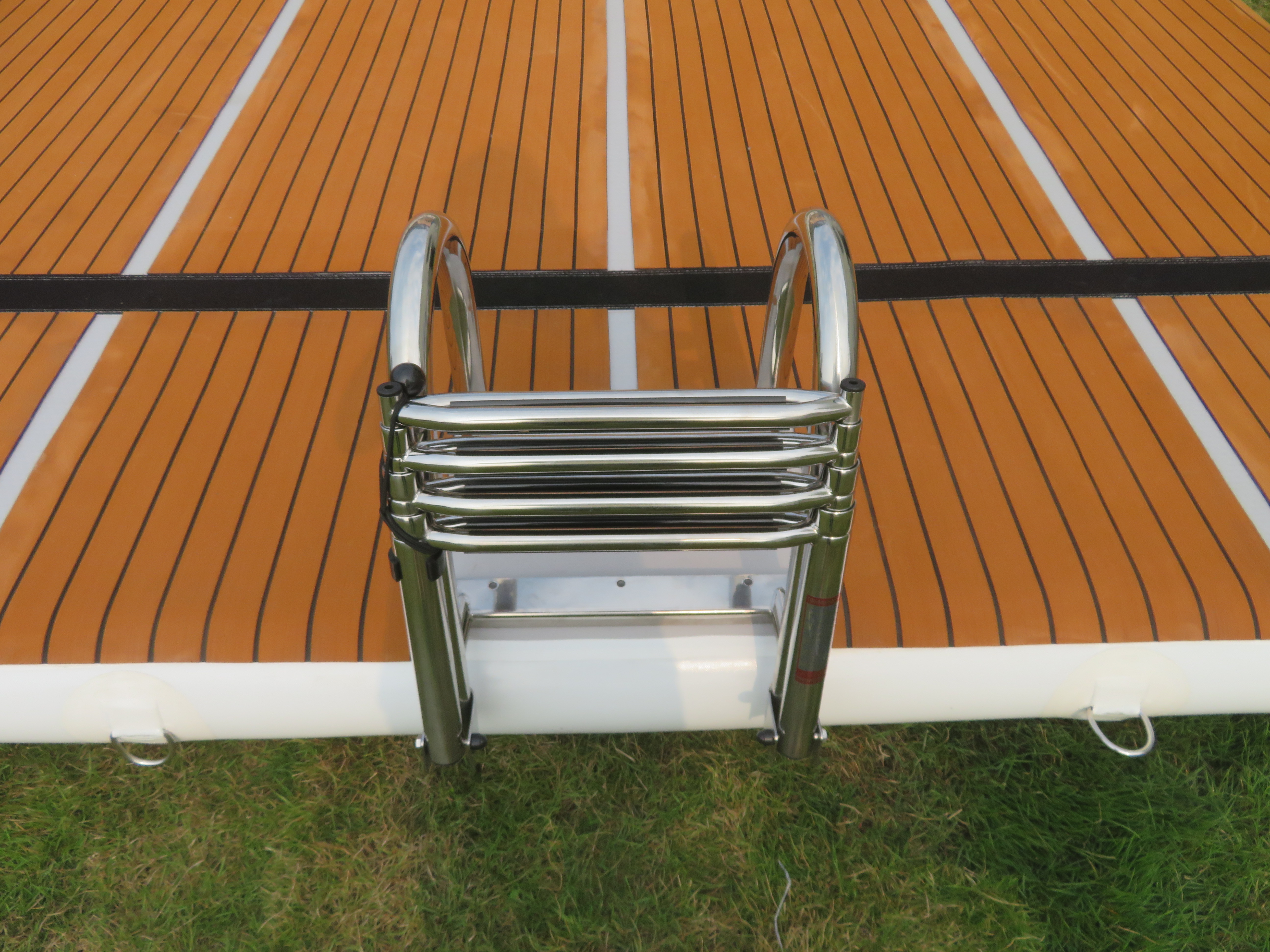 Plataforma de muelle de isla flotante para barco de ocio acuático inflable de verano al aire libre con equipo de escalera