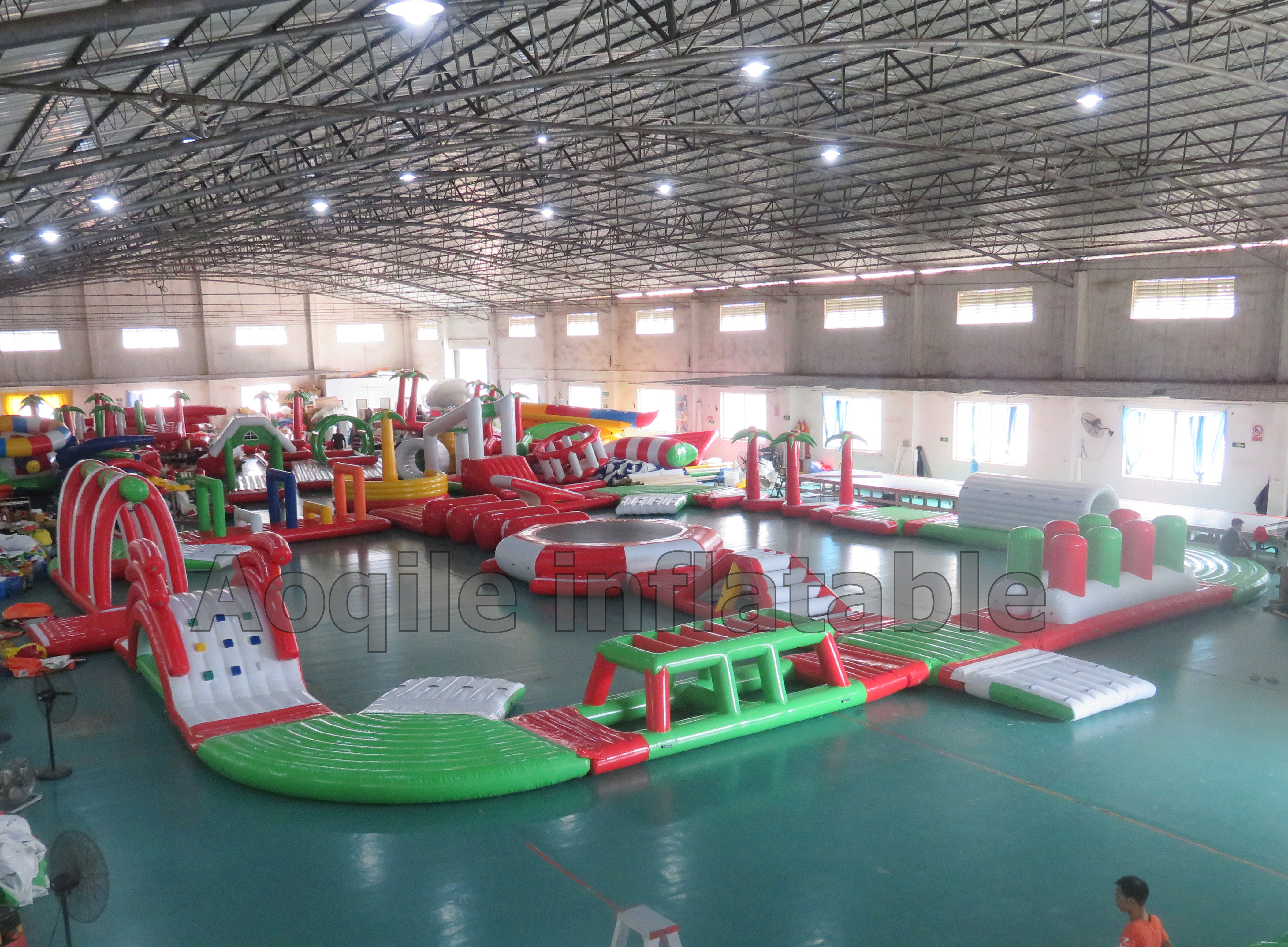 Combinaciones múltiples comerciales, parque acuático inflable de aguas abiertas, juego de deportes acuáticos, parque acuático inflable para niños, parque acuático