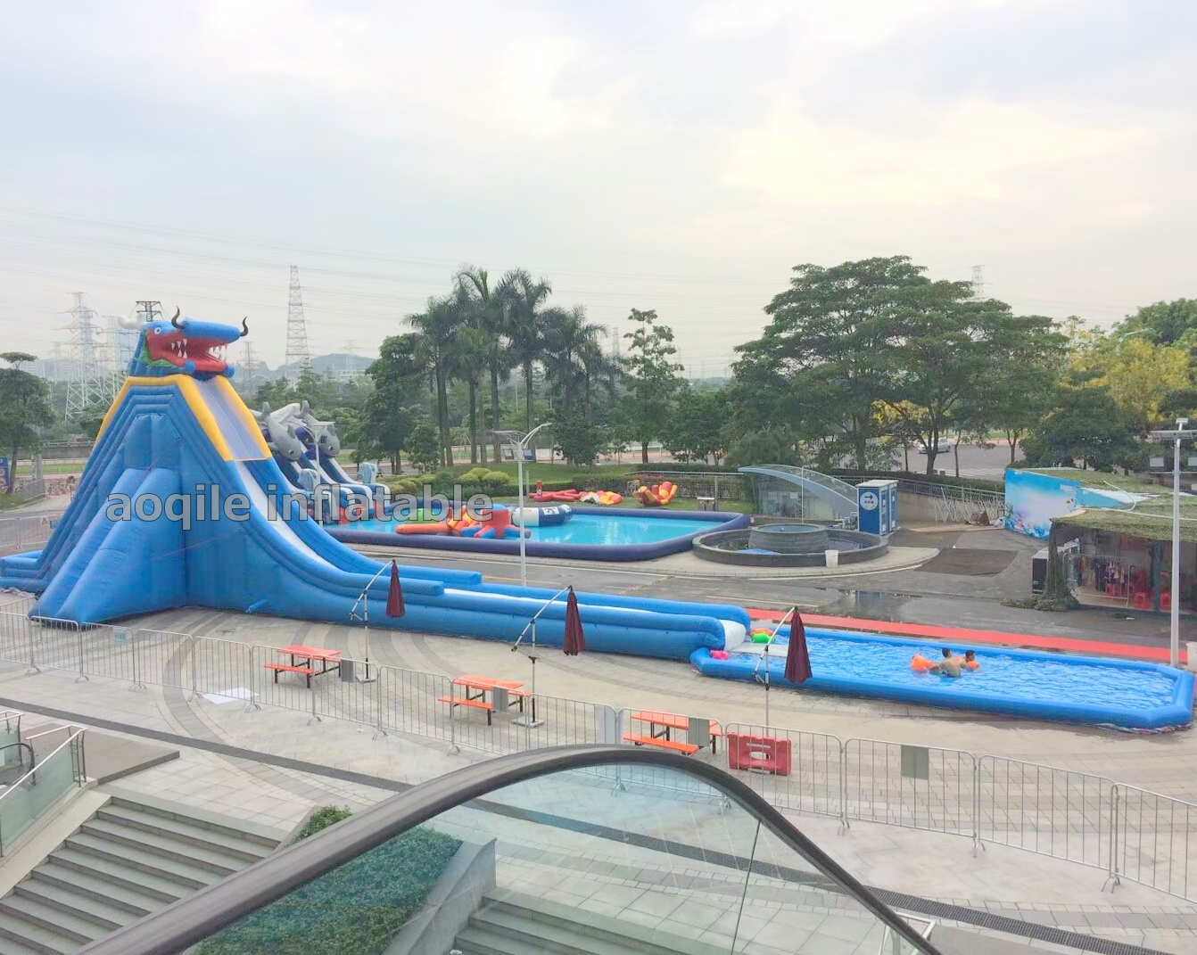 Tobogán acuático inflable enorme de hipopótamo para adultos de 10 metros de altura para la playa del fabricante inflable de China