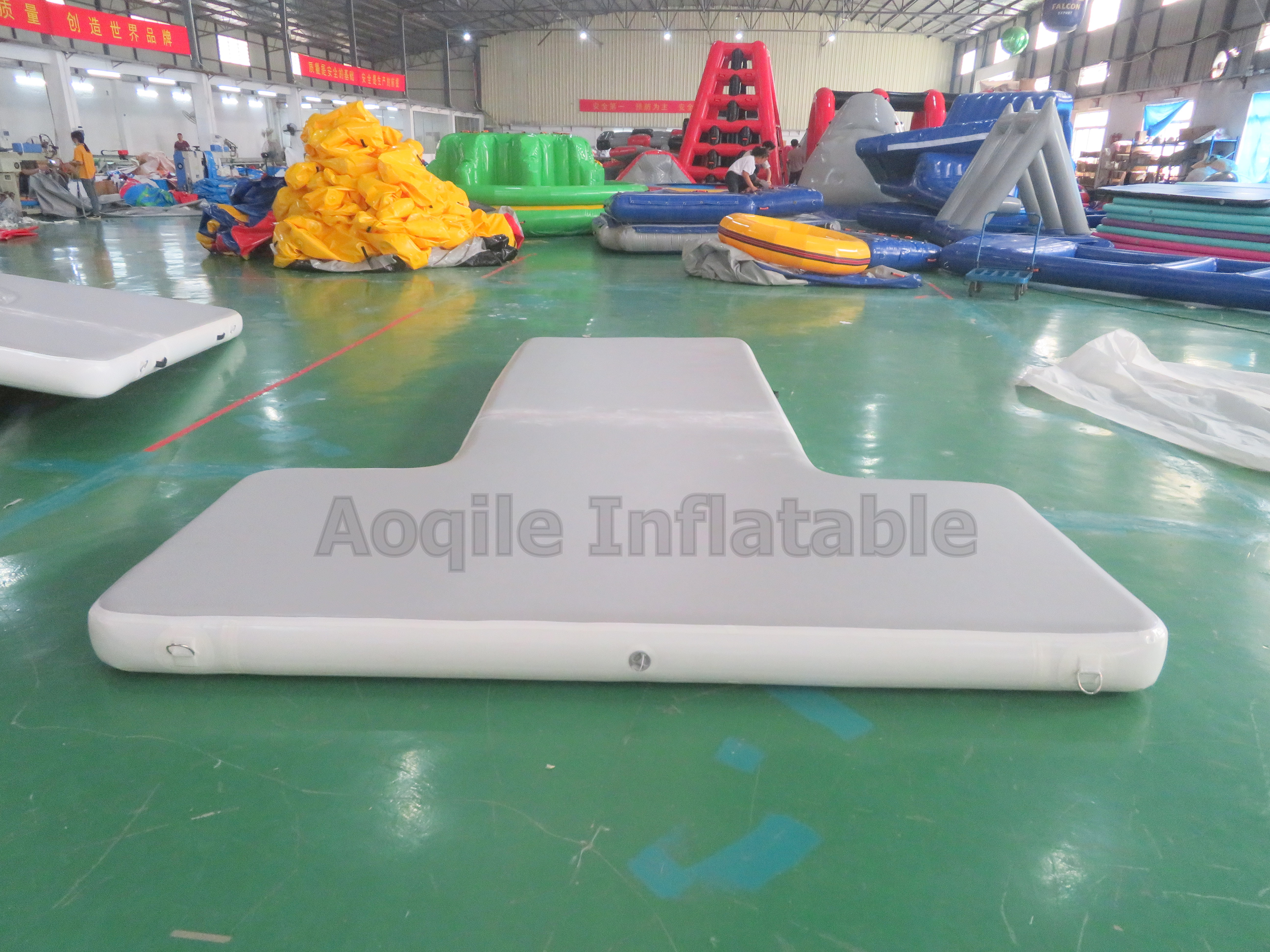 Dique flotante inflable modificado para requisitos particulares de las esteras de la plataforma de pesca del sorbo de la isla flotante del agua en forma de T