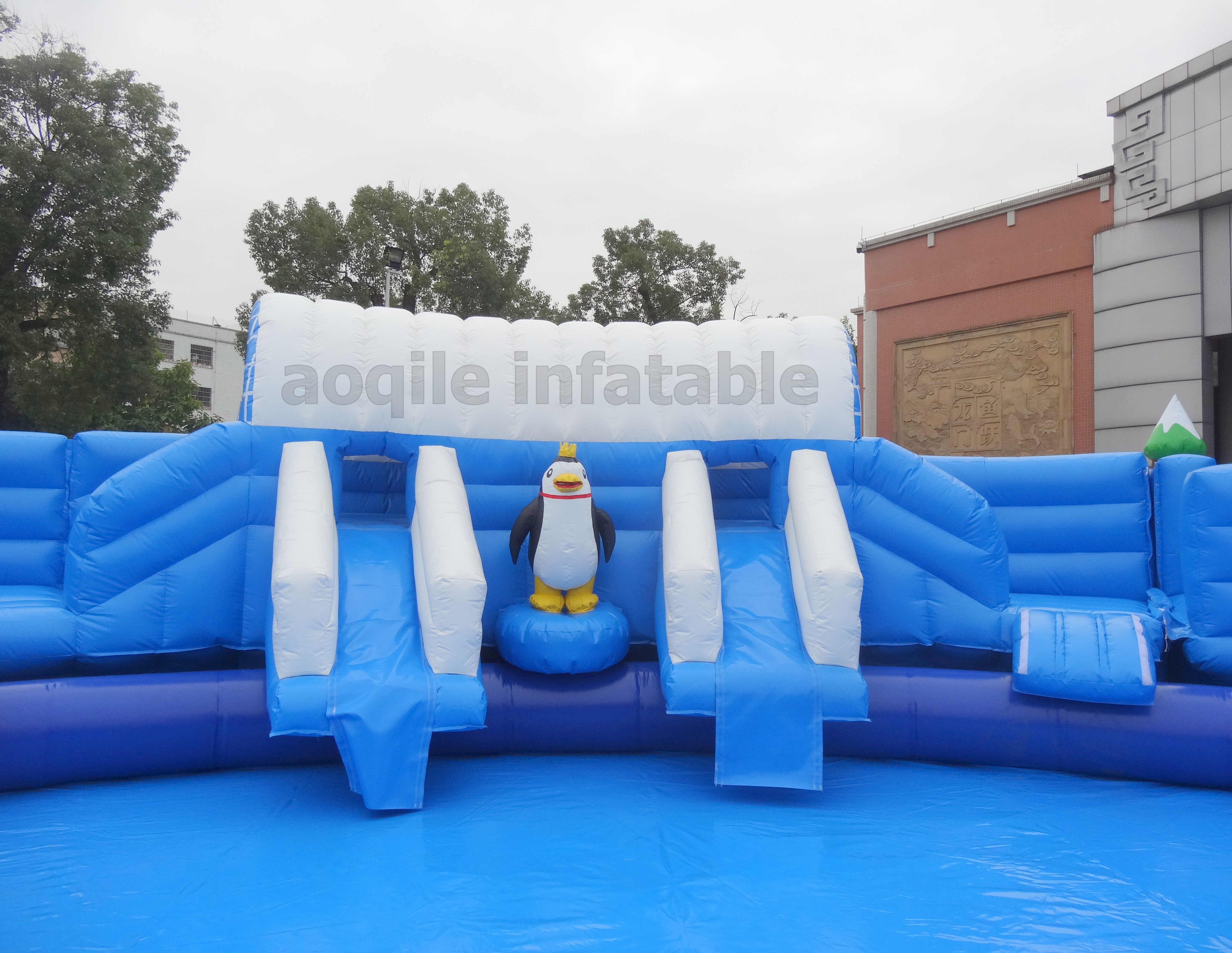 Parque acuático inflable Snow N Ice World, juegos de parque de atracciones inflables, parques temáticos acuáticos inflables en tierra con gran piscina inflable