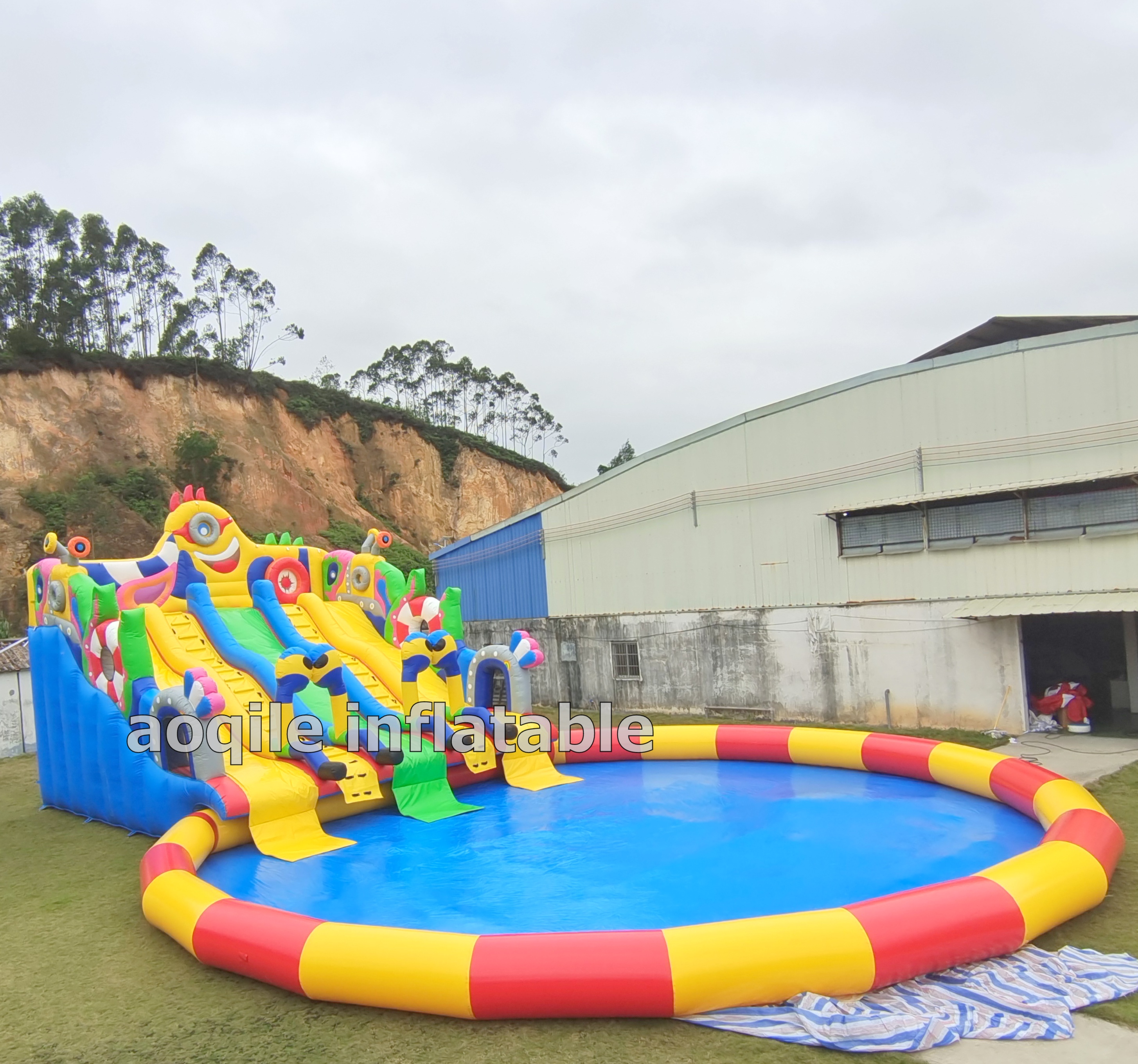 Tobogán acuático inflable de PVC con marco de Metal duradero móvil para exteriores, piscina para parque acuático inflable