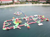 Agua flotante inflable comercial del parque inflable de la isla flotante del agua con el castillo de la diapositiva