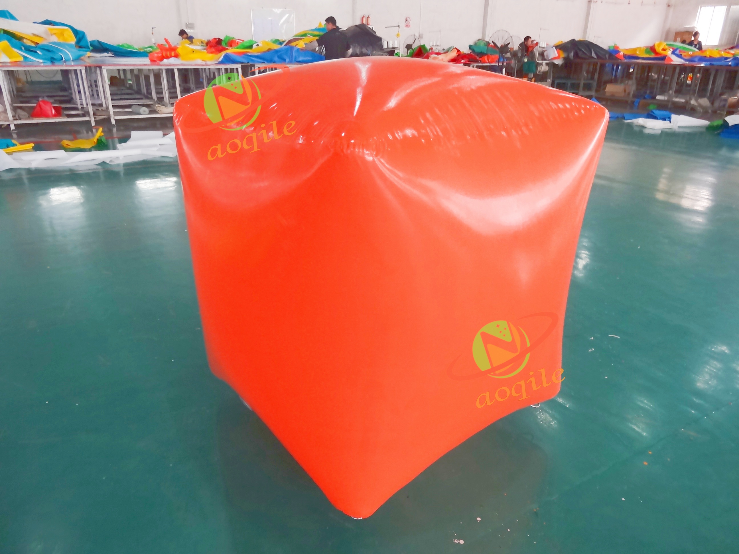 Boya de natación inflable personalizada con logotipo, boya cuadrada inflable, boya de cubo flotante de agua, marcador inflable para eventos acuáticos