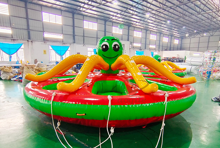 Barco inflable del círculo del pulpo del pez volador del barco del esquí del tubo de la diapositiva del juego del agua de las ventas directas de la fábrica