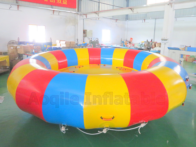 Barco inflable de discoteca volador giratorio para deportes acuáticos remolcable inflable Crazy UFO