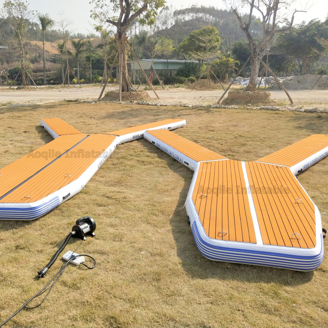 Muelle inflable de la isla flotante de la balsa del agua inflable de la plataforma flotante diseñada para requisitos particulares