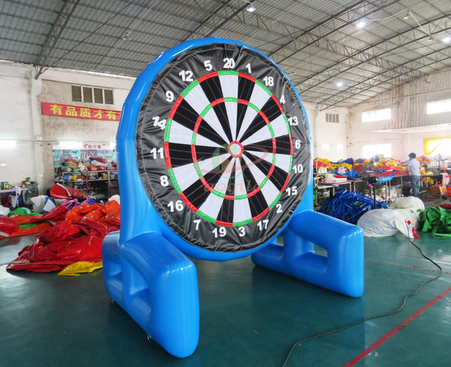 Personalizar el juego de dardos de fútbol inflable gigante con tablero de dardos de fútbol inflable con fútbol