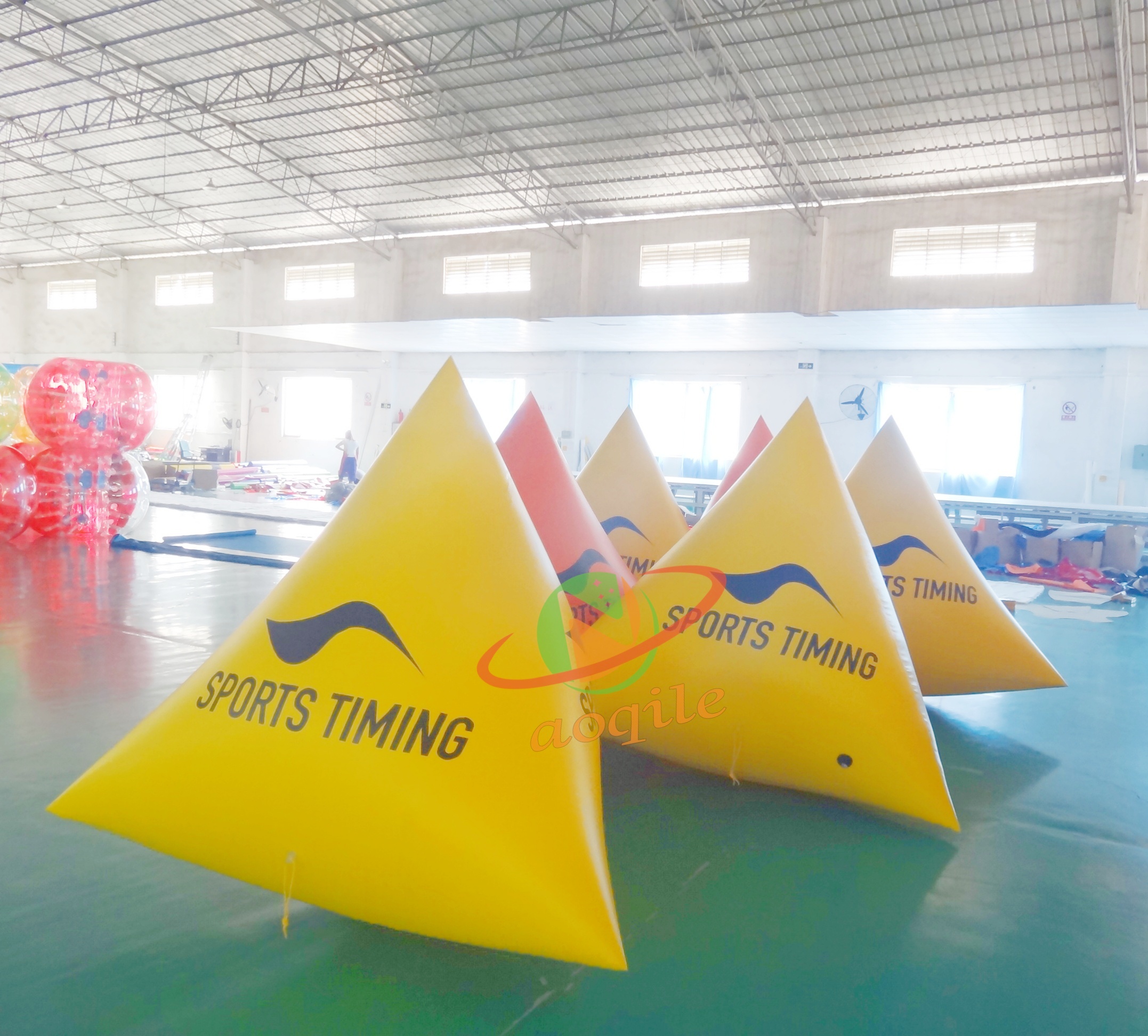 Boyas flotantes inflables personalizadas, marcador de boyas triangulares de agua