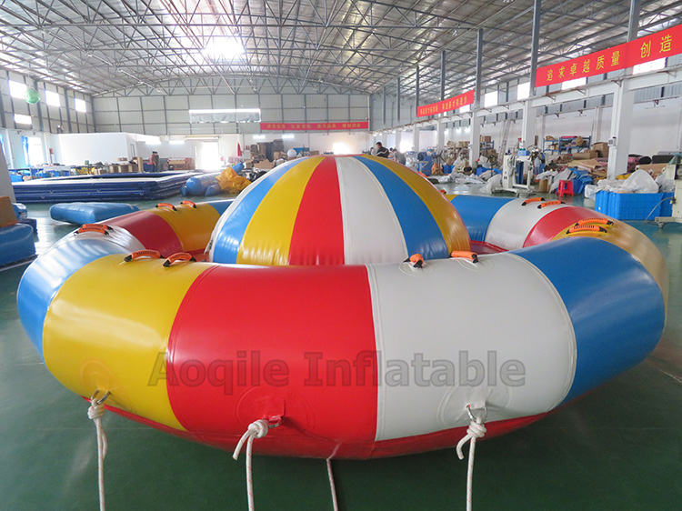 Barco inflable comercial de alta calidad, juguete para entretenimiento acuático remolcable, mosca giratoria, OVNI