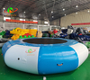 Actividades acuáticas del parque acuático de Aoqile 4 metros de 4 metros de acero inflable trampolín para eventos para eventos