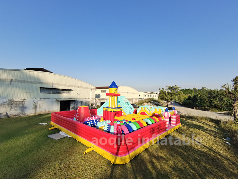 Castillo combinado inflable del trampolín del logotipo personalizado de Aoqile para las celebraciones del carnaval para los eventos