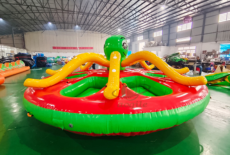 Barco inflable del círculo del pulpo del pez volador del barco del esquí del tubo de la diapositiva del juego del agua de las ventas directas de la fábrica