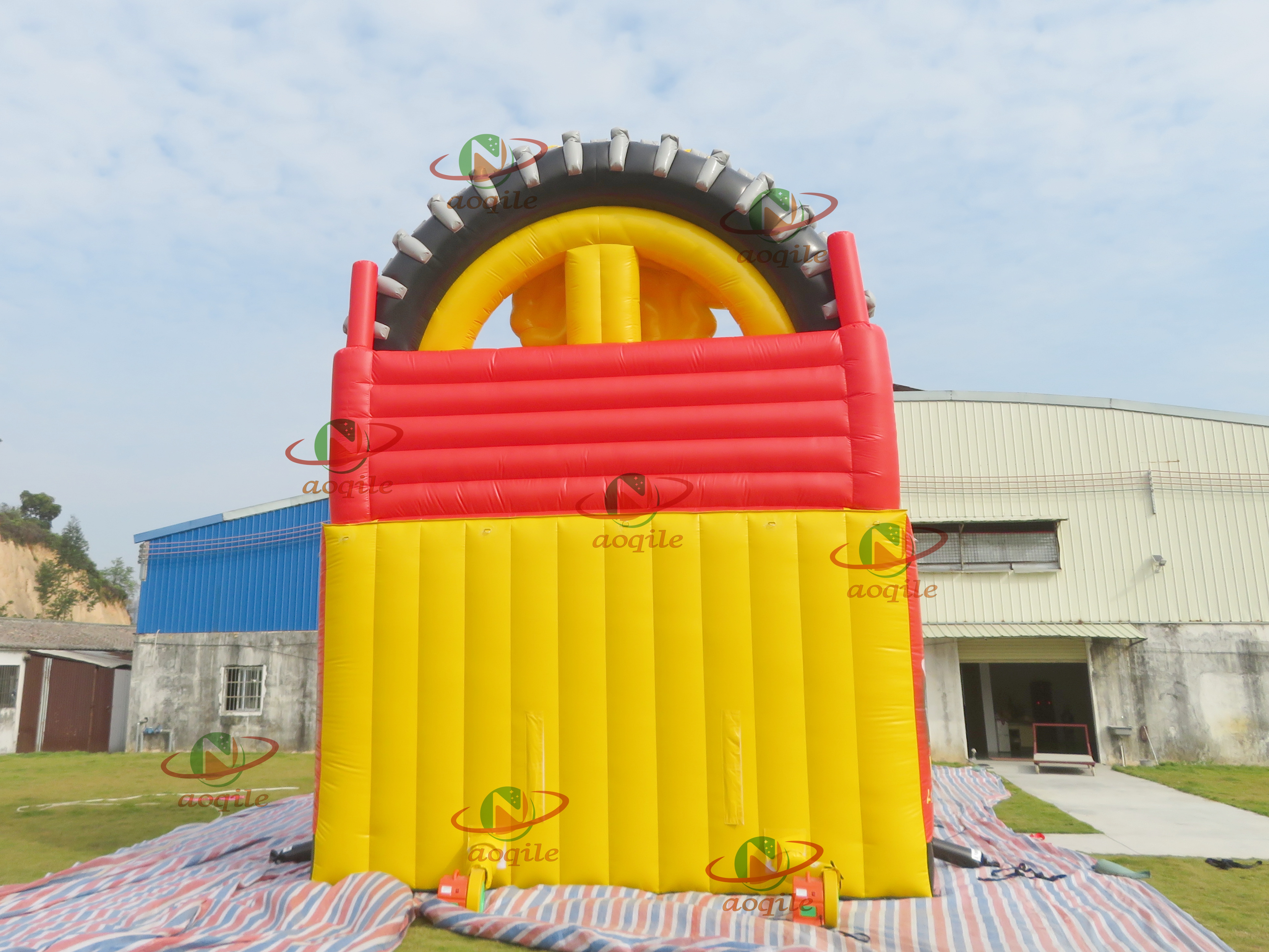 AOQILE 2025 Nuevo diseño Toblo de agua en forma de automóvil inflable con ventas calientes para eventos