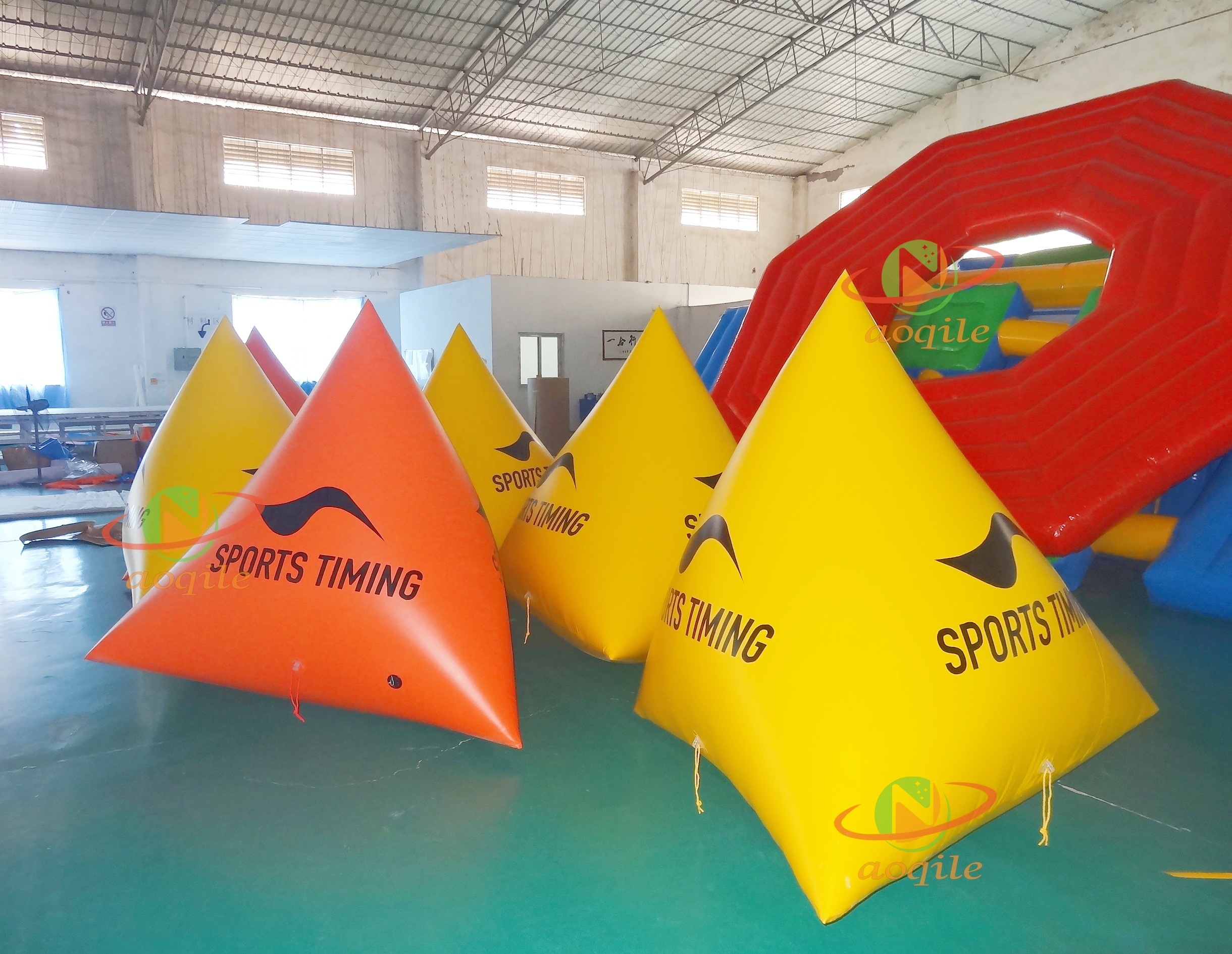 Boyas flotantes inflables personalizadas, marcador de boyas triangulares de agua