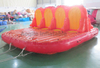 Juegos de deportes acuáticos de verano, barco inflable remolcable con forma de pez volador, barco flotante inflable tipo plátano