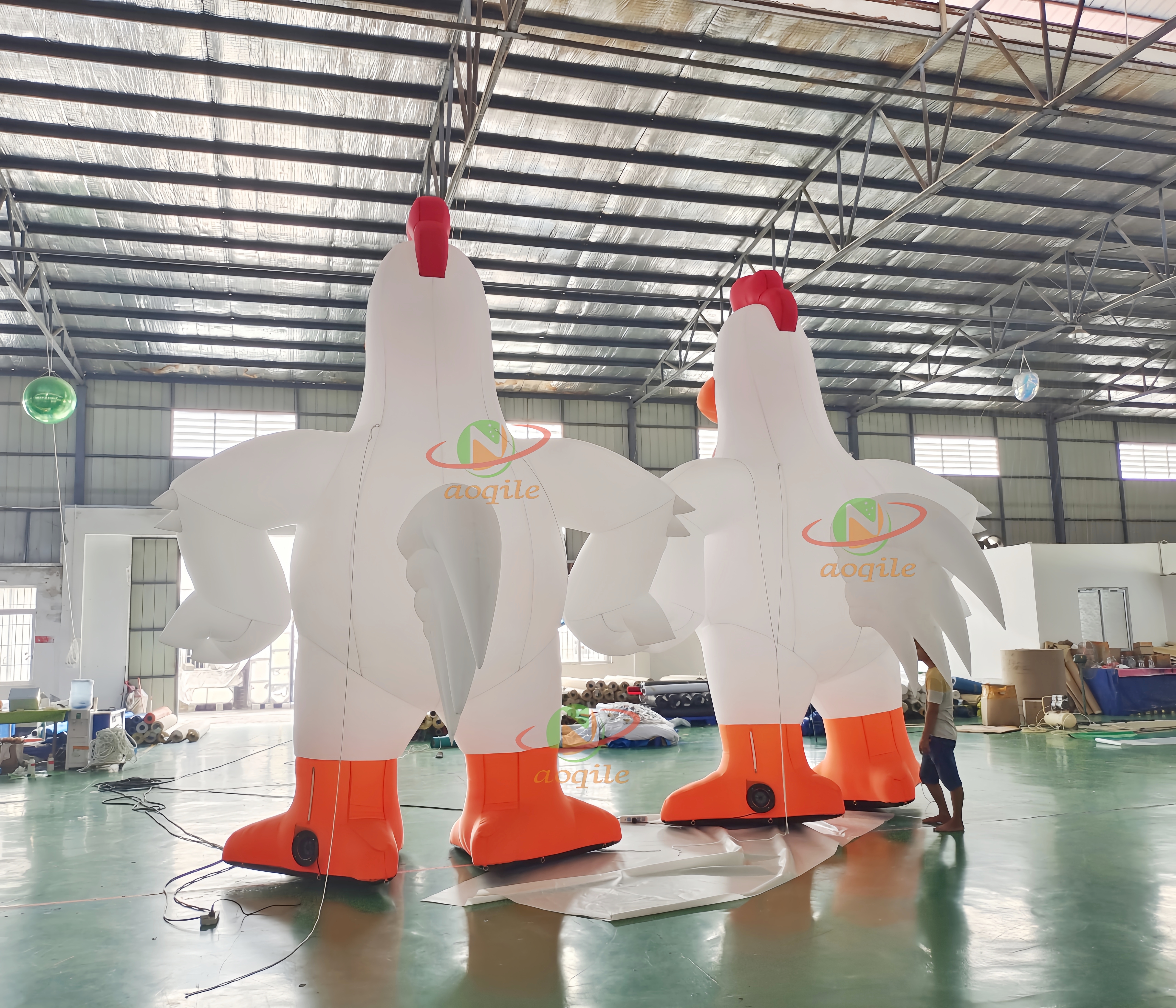 Pollo inflable de la mascota gigante al aire libre de encargo/viñeta de animal inflable del gallo del gallo para hacer publicidad