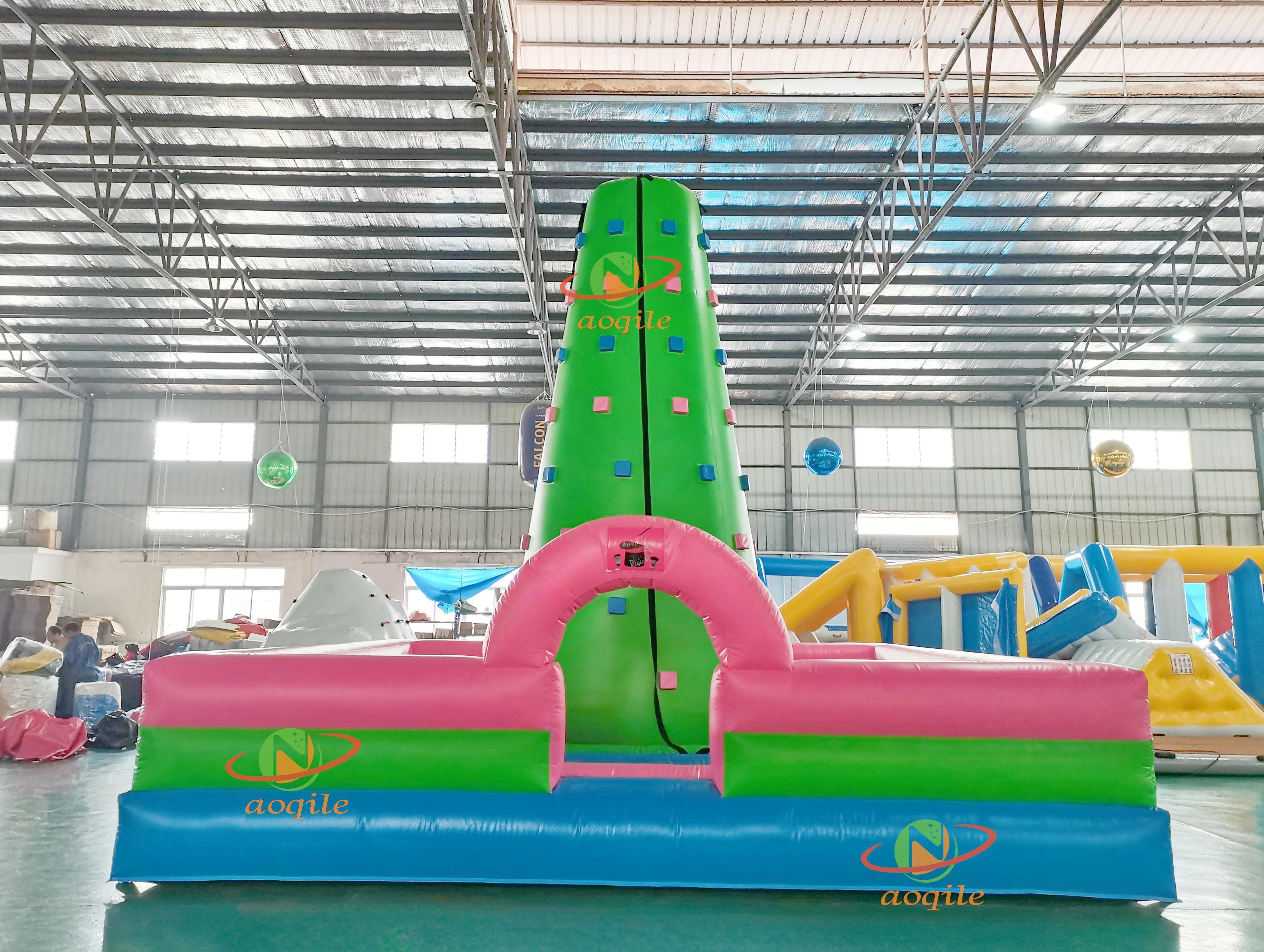 Torre de escalada inflable, montaña inflable de la pared de escalada en roca de los niños para los deportes