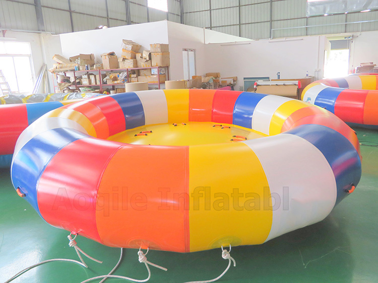 Barco inflable de discoteca volador giratorio para deportes acuáticos remolcable inflable Crazy UFO