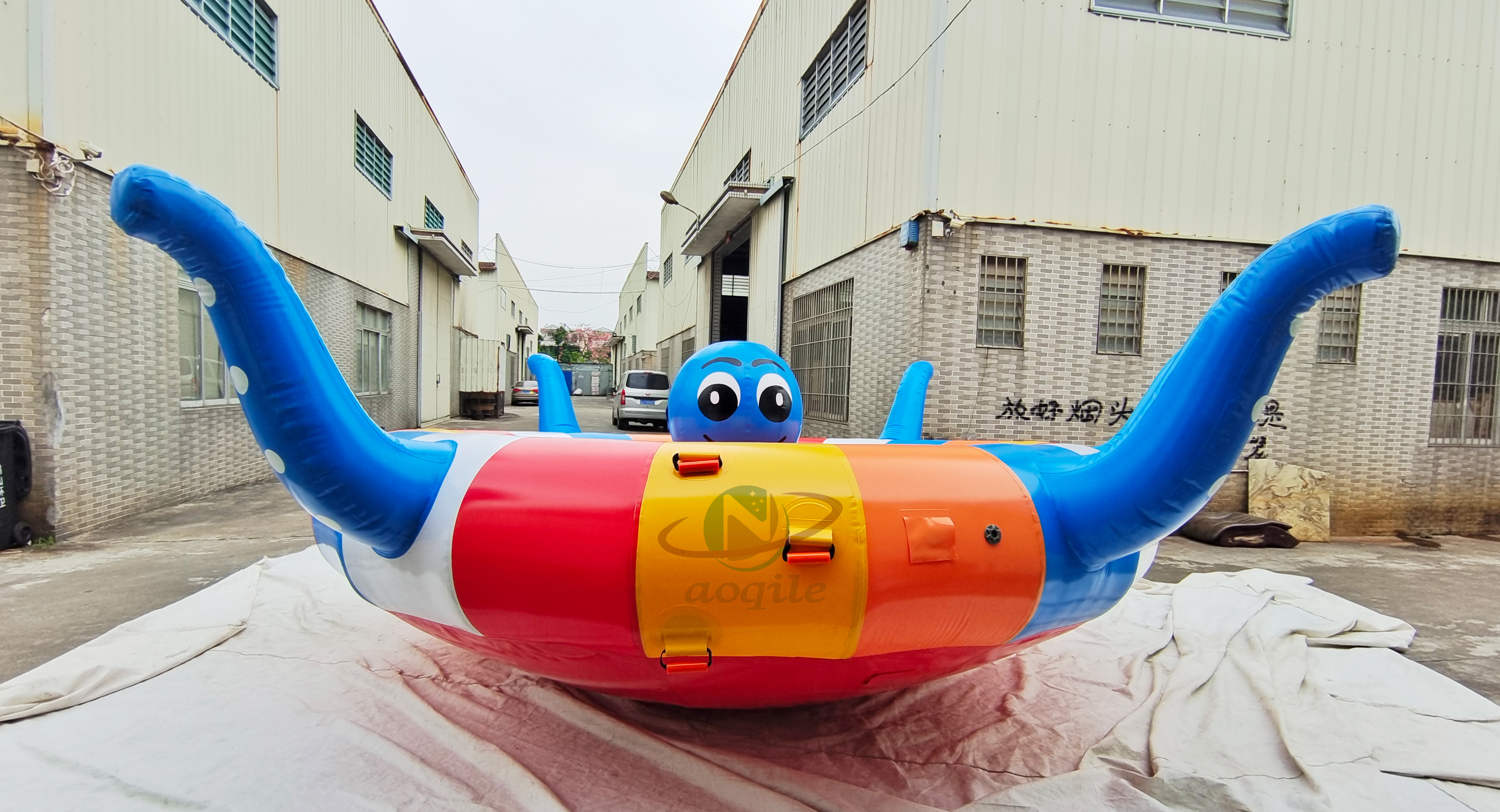 Barco inflable giratorio con forma de pulpo para 6-10 personas, Ufo giratorio, tubo remolcable, para discoteca, a la venta