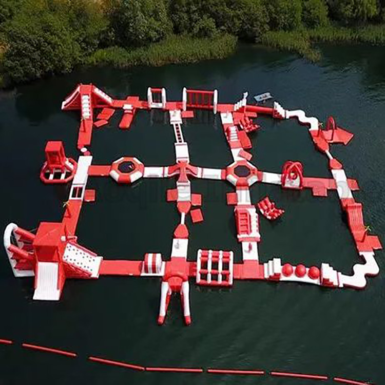 Parque inflable grande del entretenimiento del agua de la plataforma flotante del equipo de deportes del obstáculo del agua de encargo