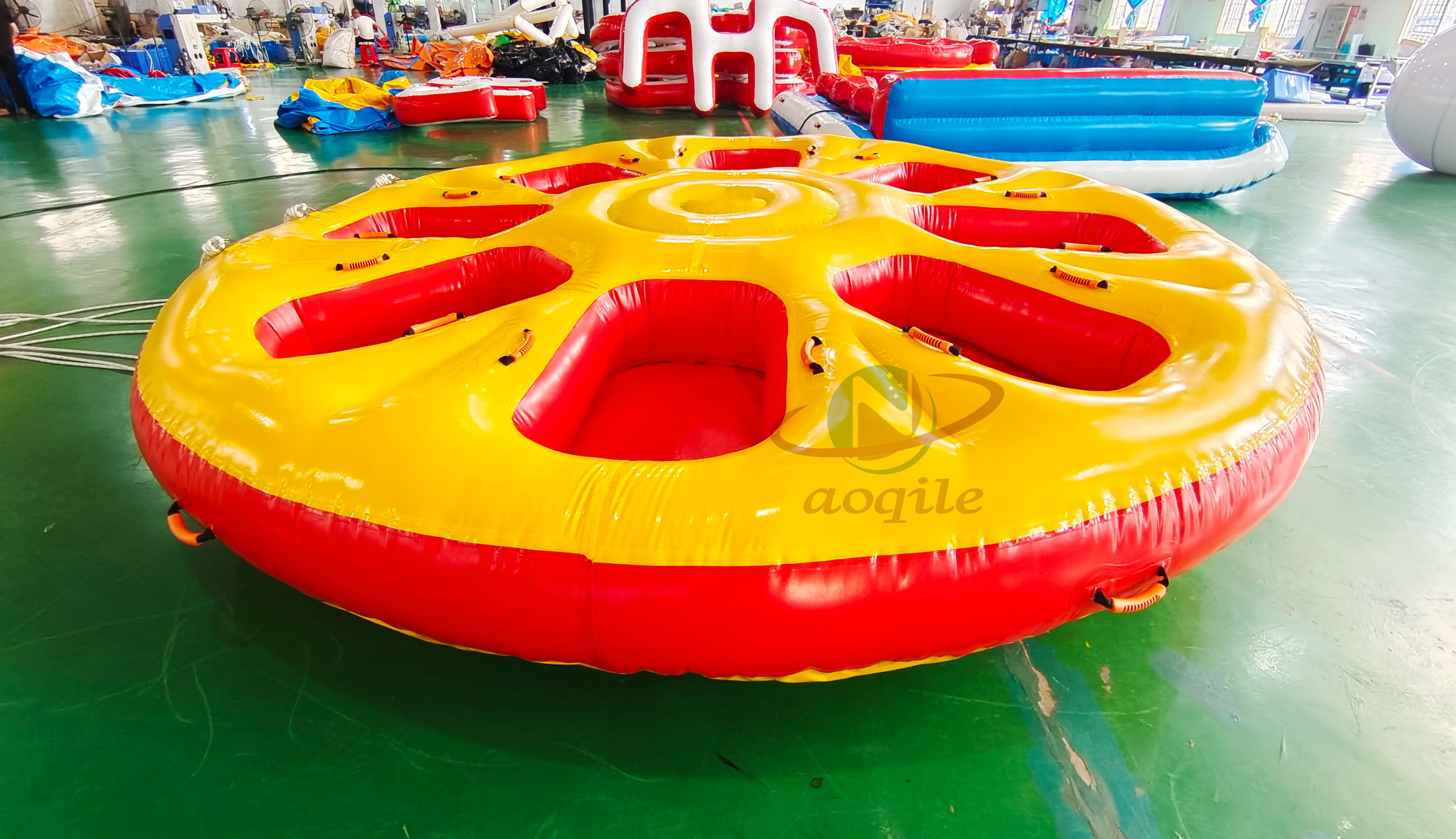 Juegos de deportes acuáticos inflable Aqua flotante remolcable juguetes tubo esquí Donut inflable Disco barco