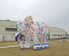 Modelo de elefante gigante inflable publicitario, viñetas de animales de elefante inflable colorido gigante para decoración de fiesta