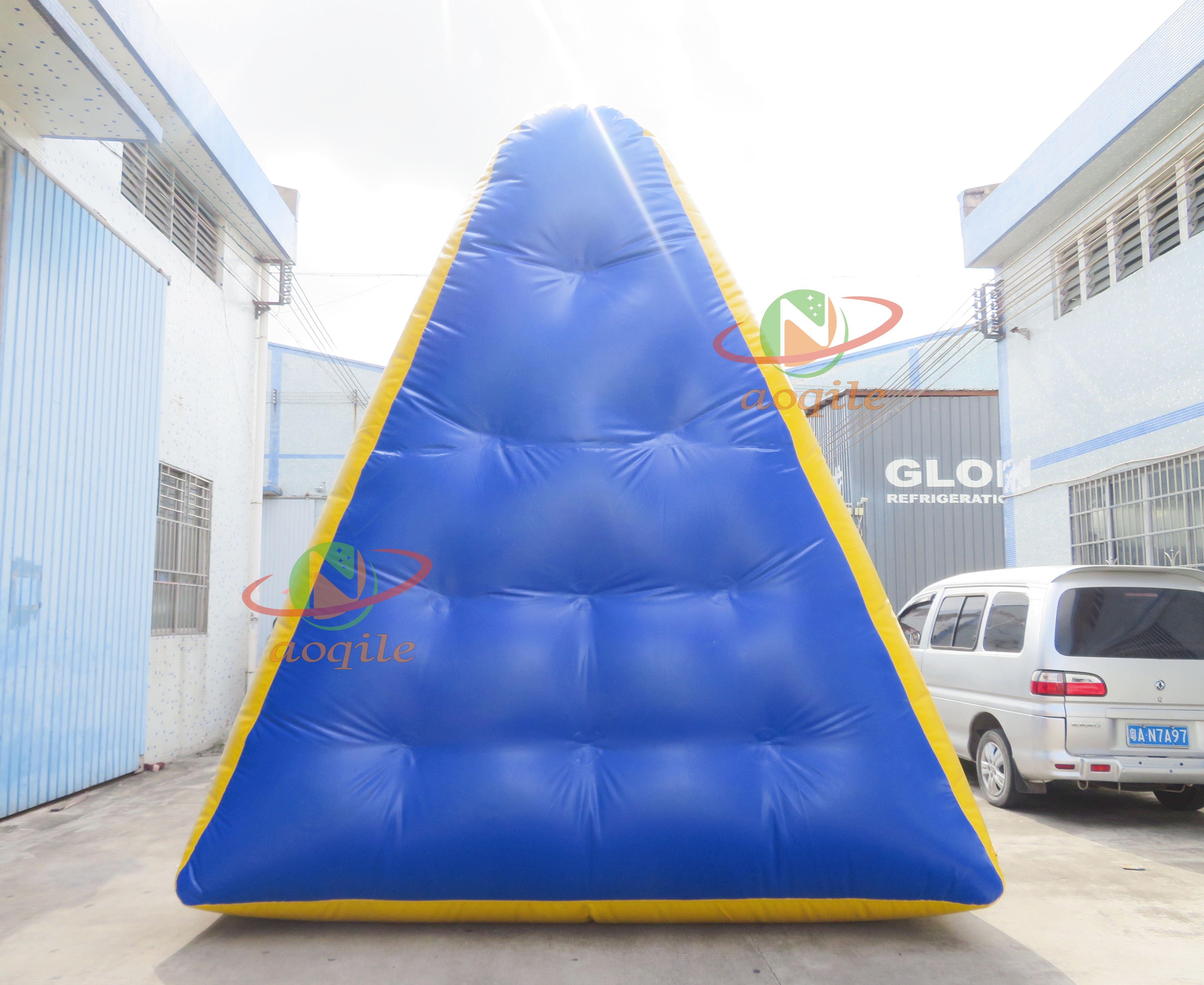 Boya de natación inflable, equipo de boya triangular flotante de Pvc para agua inflable