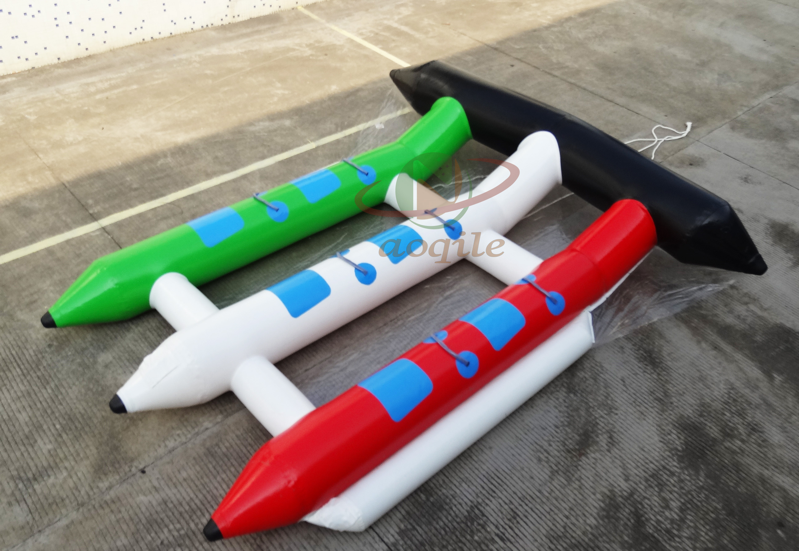 Deporte acuático de verano de alta calidad, tubo inflable colorido, pez volador remolcable