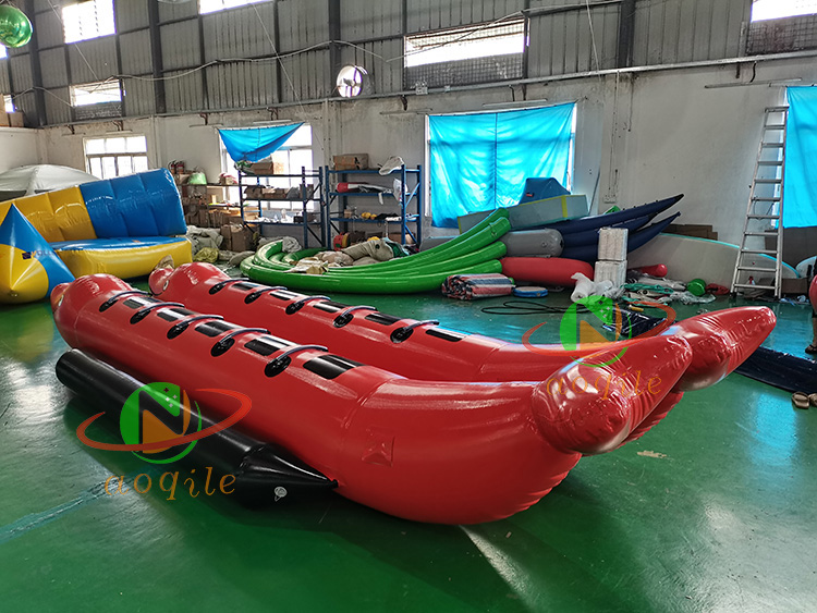 Barco inflable divertido comercial con forma de pez volador, barco tipo plátano inflable de agua de doble tubo remolcable