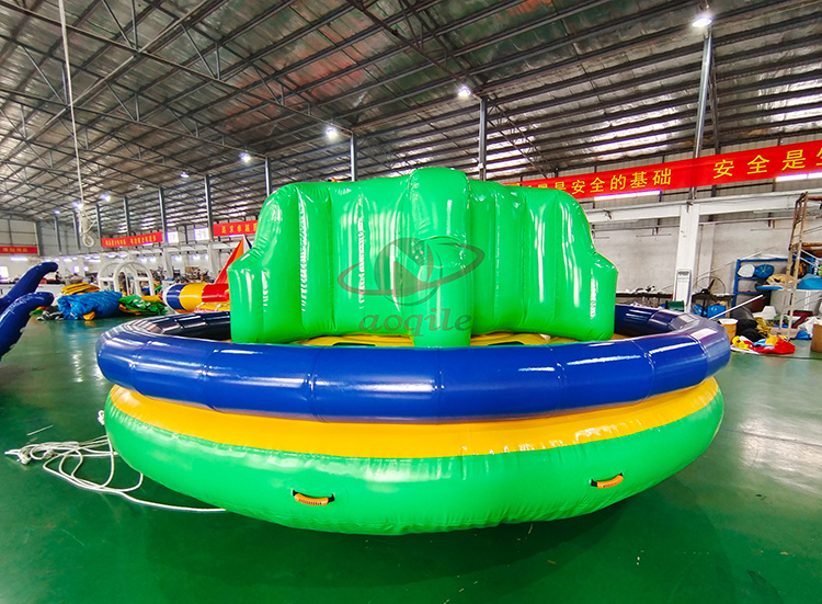 Verano emocionante juego de deportes acuáticos inflable espacio redondo Aqua flotante esquí acuático remolcable Disco barco