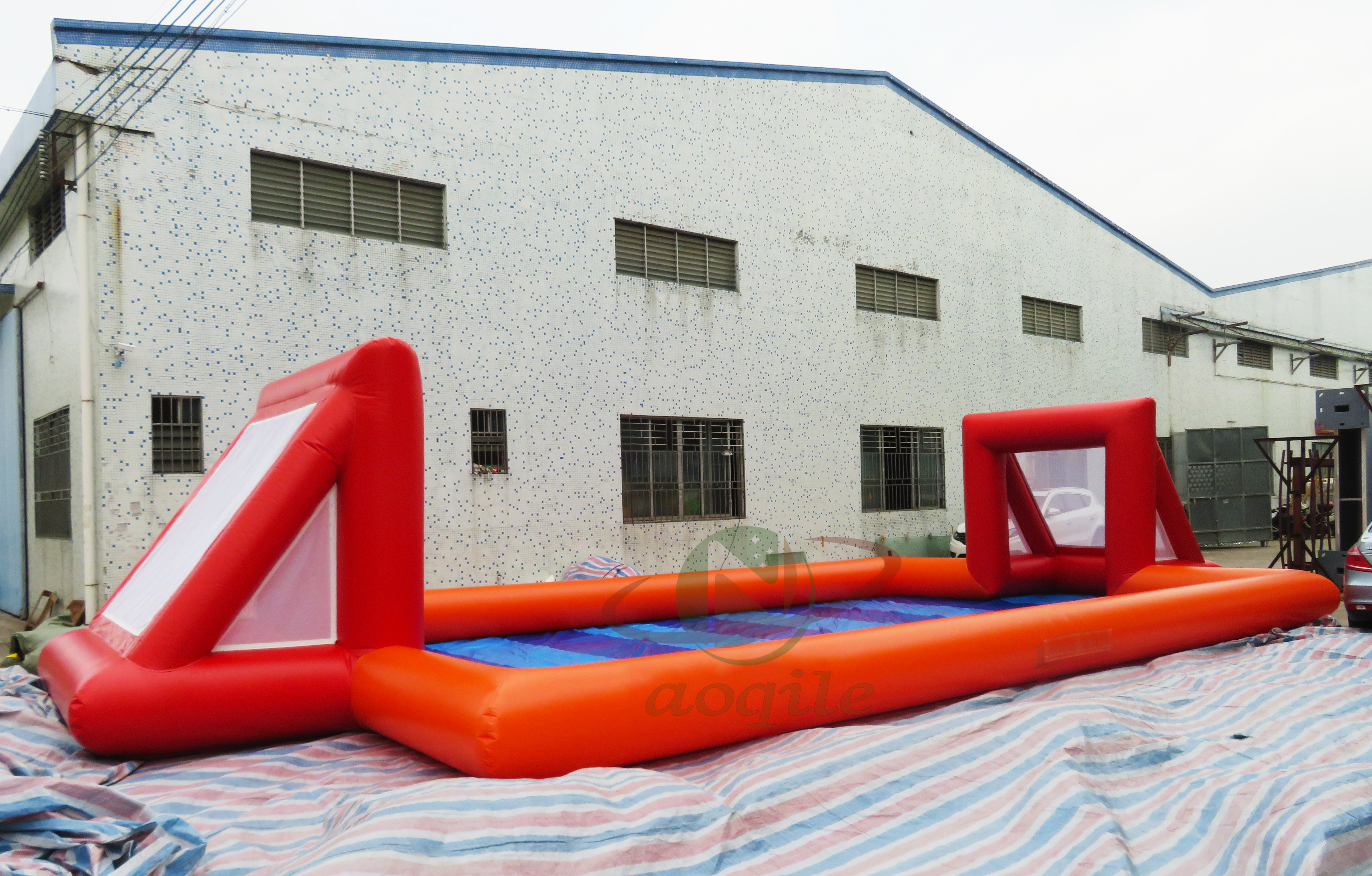 Cancha de fútbol inflable, juego deportivo portátil al aire libre, campo de fútbol inflable