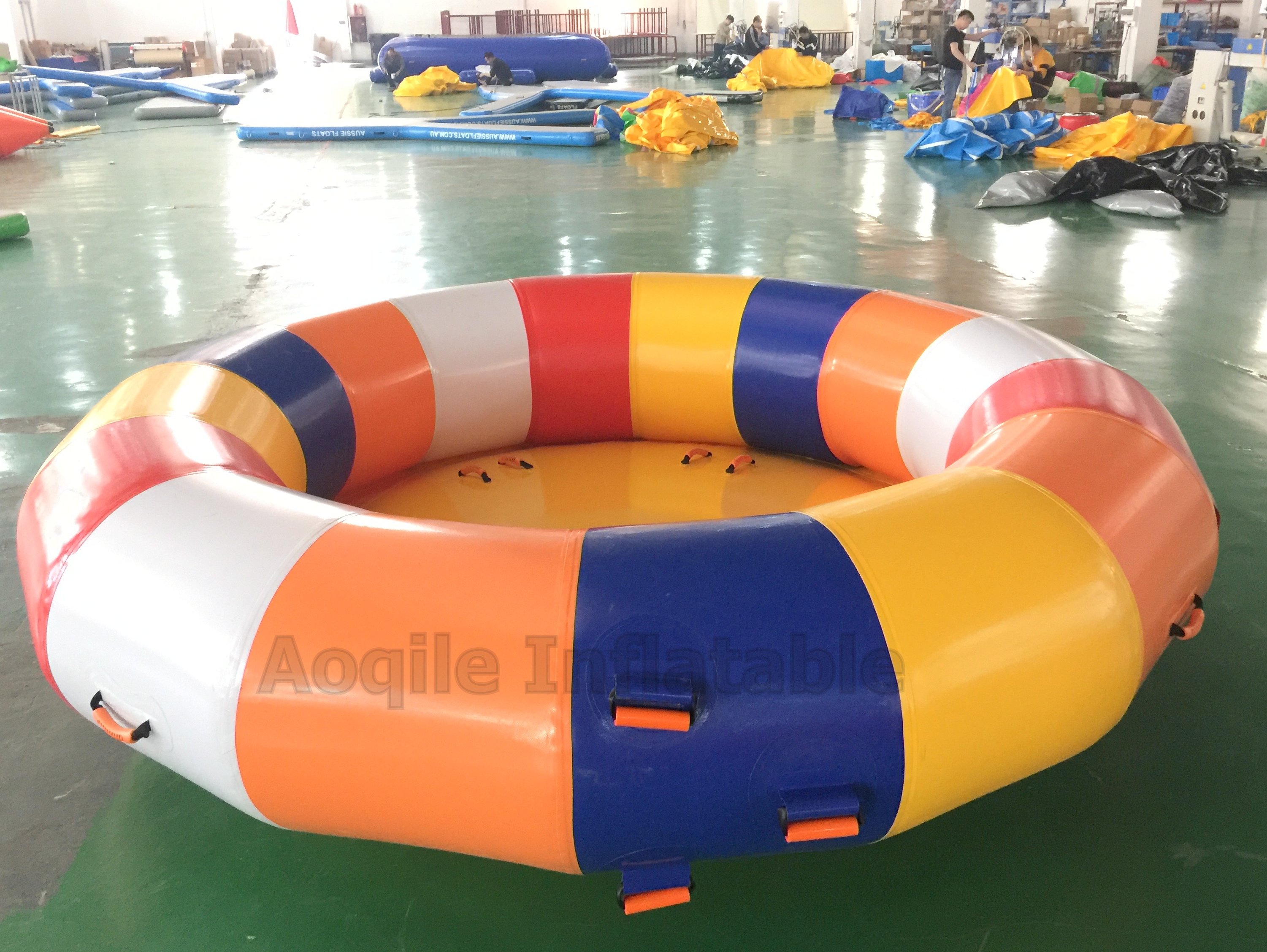 Barco inflable del disco del tubo del esquí remolcable del deporte acuático multijugador inflable del UFO