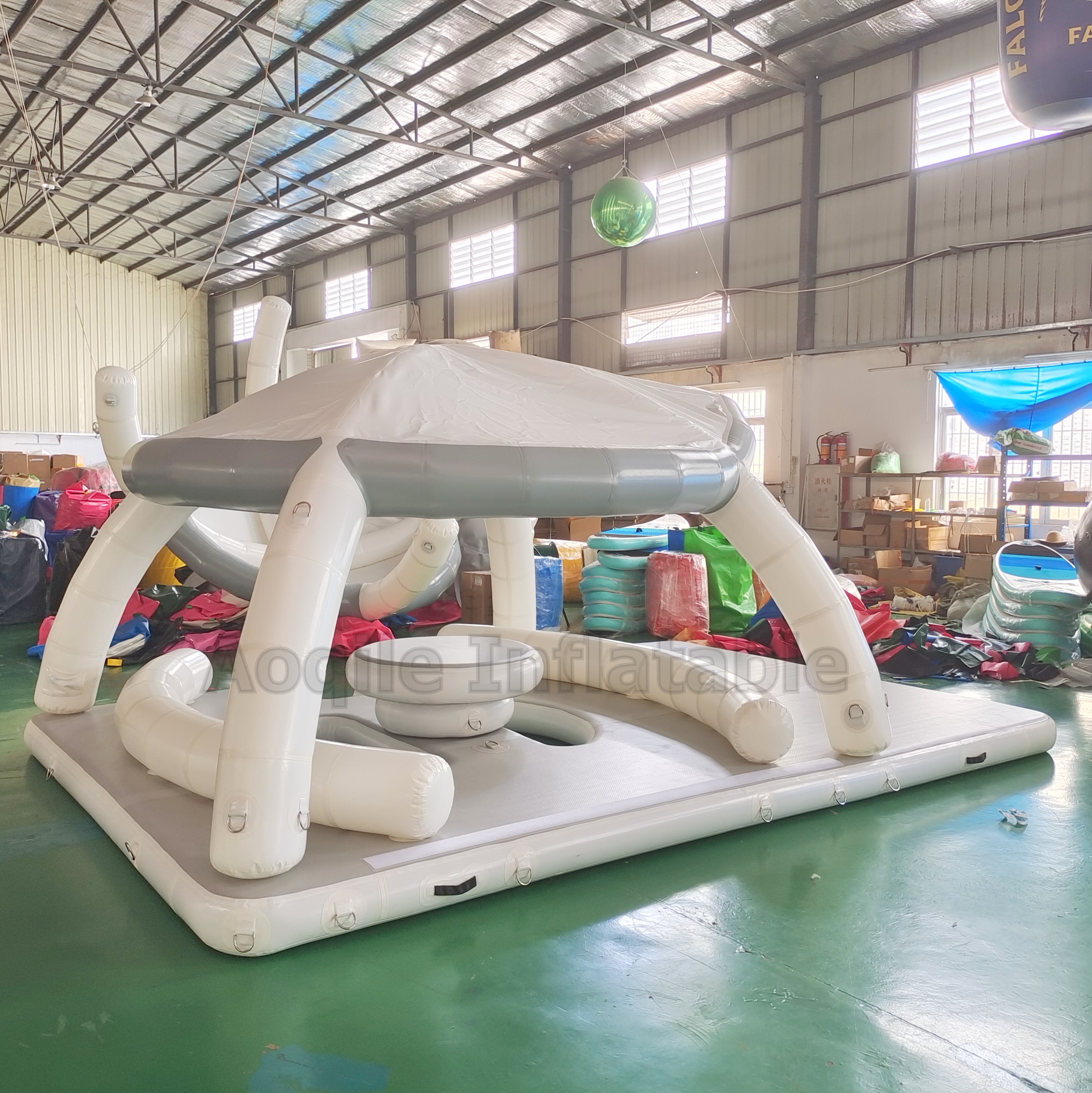 Equipo de deportes acuáticos, isla inflable, salón flotante, muelle inflable antideslizante con dosel