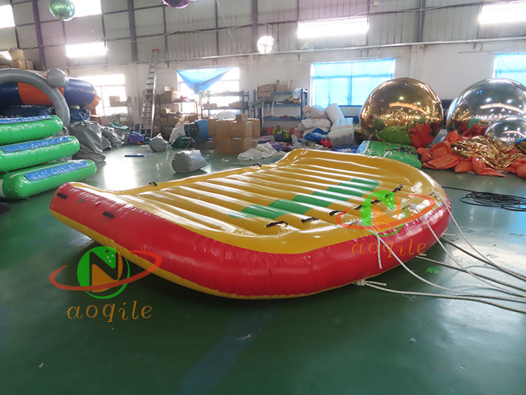 Juego de deportes al aire libre, juegos acuáticos, hilandero flotante de agua, rollo giratorio, tubo remolcable de Saturno, barco disco a la venta