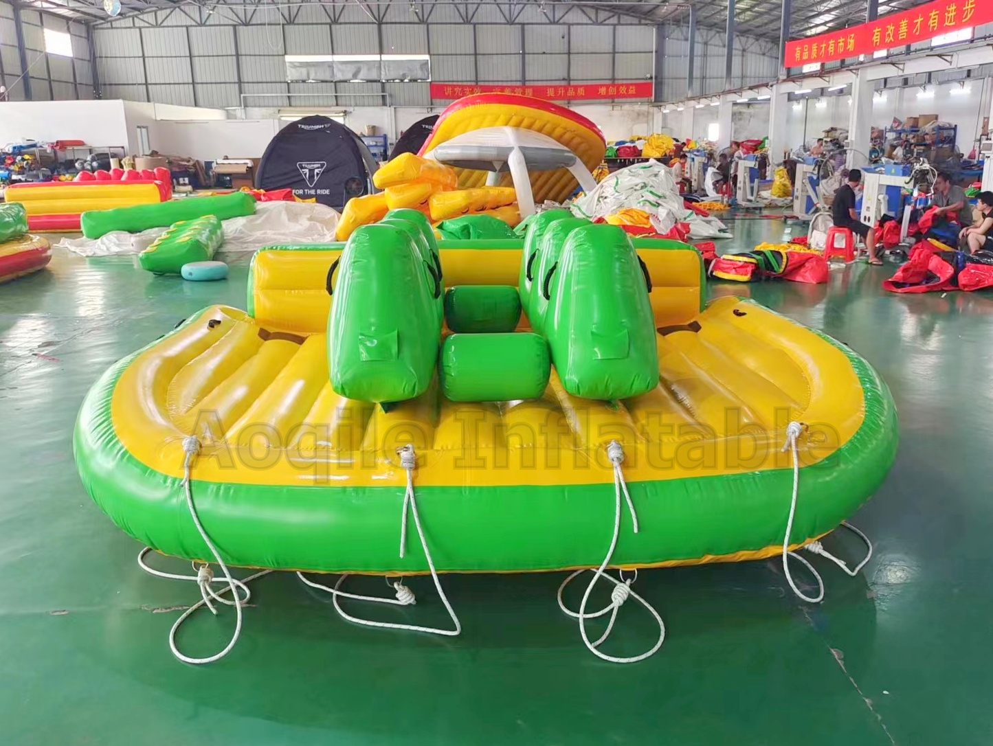 Gran oferta, barco inflable con forma de plátano, juguete inflable para agua, juego deportivo, pez volador inflable, esquí acuático remolcable