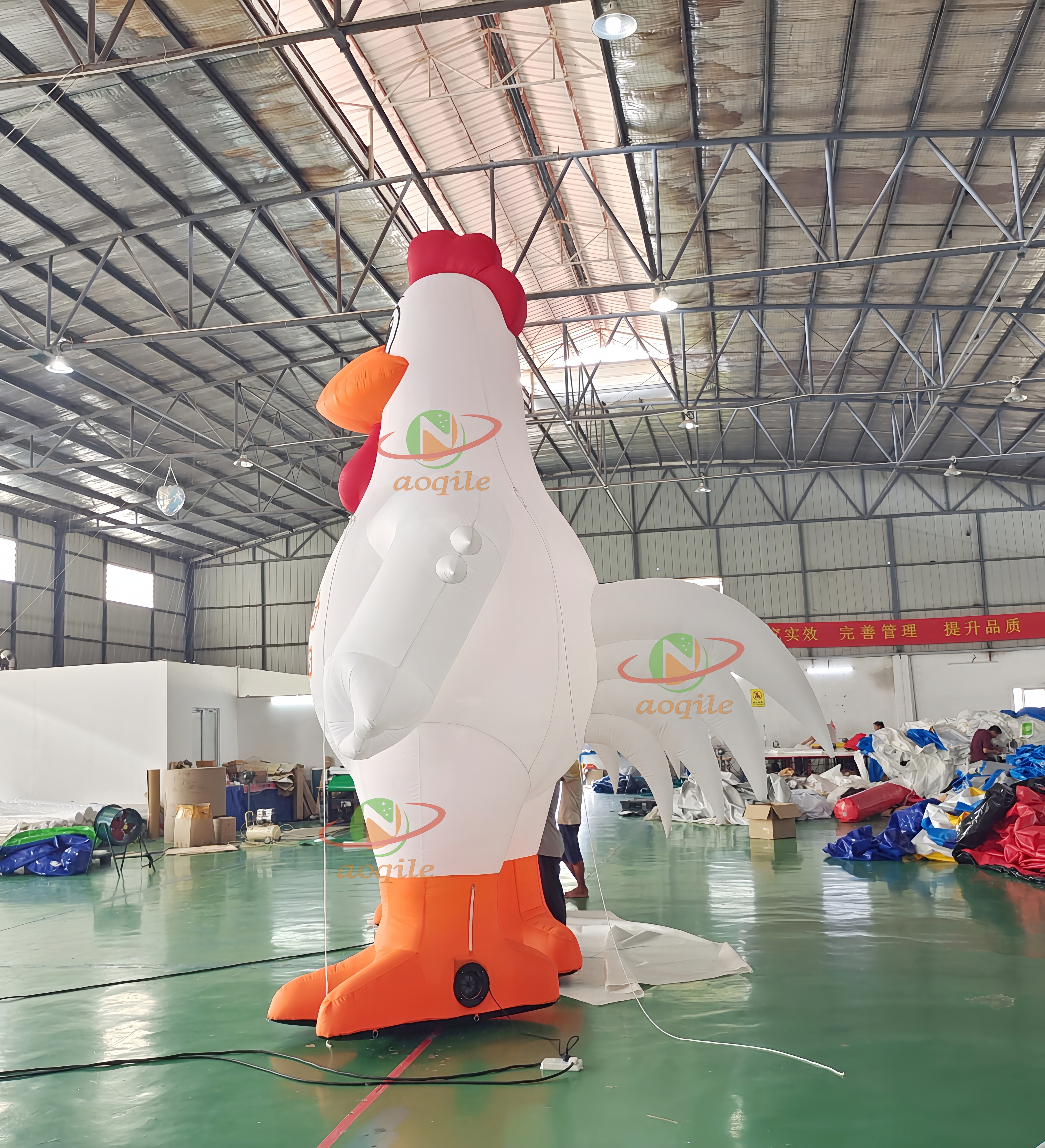 Pollo inflable de la mascota gigante al aire libre de encargo/viñeta de animal inflable del gallo del gallo para hacer publicidad