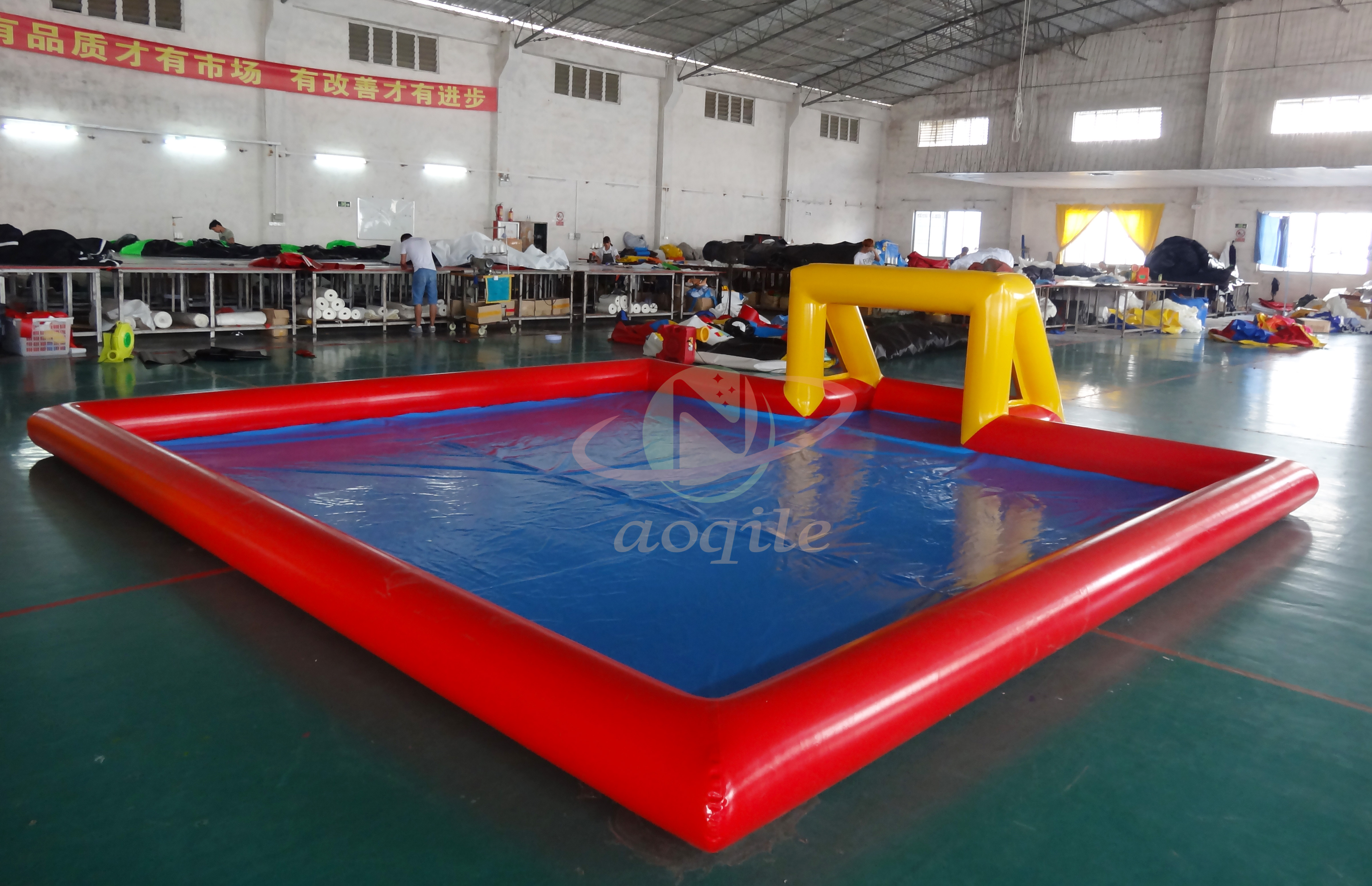 Piscina flotante inflable del campo de juego de la cancha de básquet del agua para los juegos del mar de la piscina