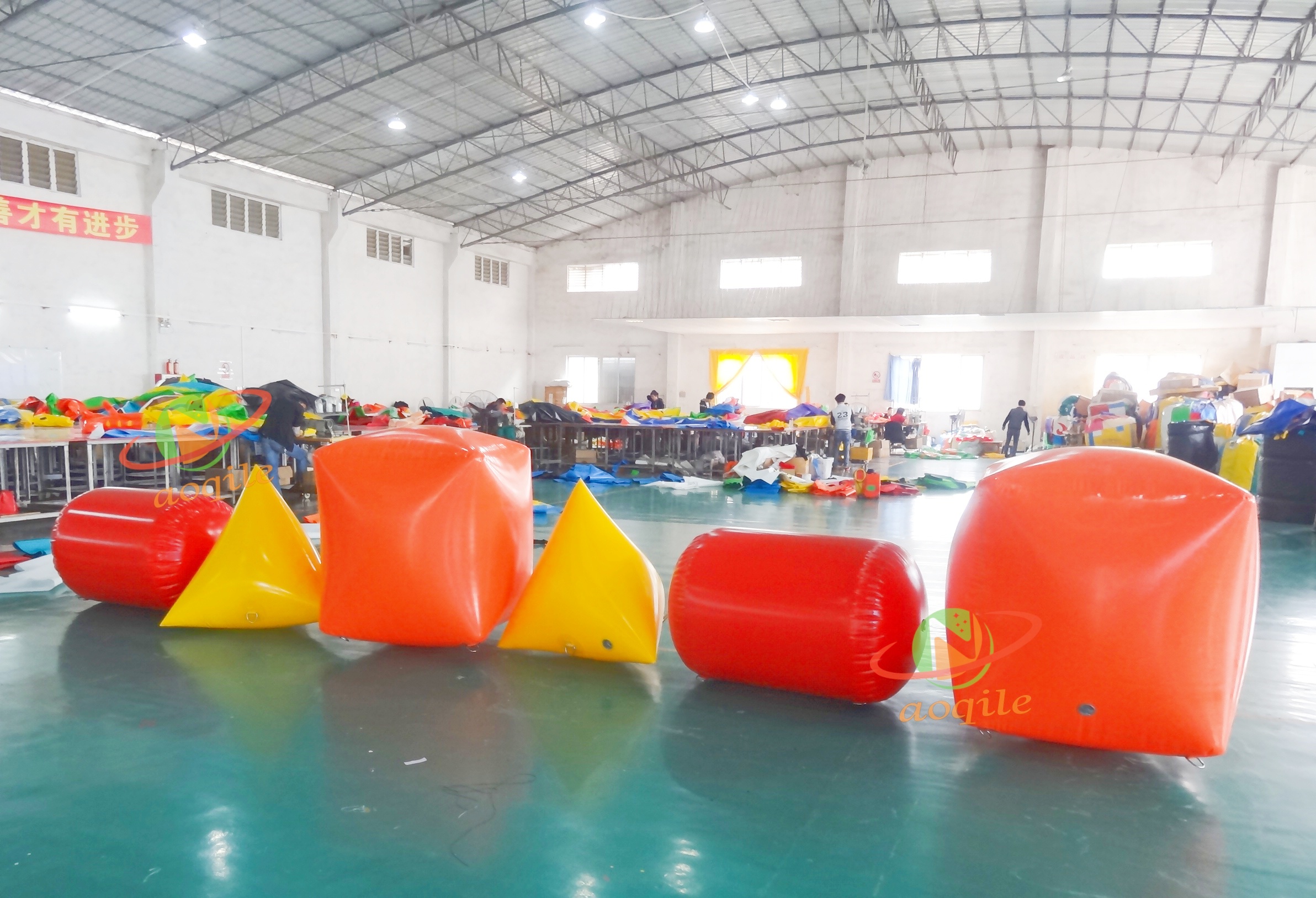 Boya con marca de superficie de agua, marca de competición de natación en agua, boya de agua inflable, publicidad flotante