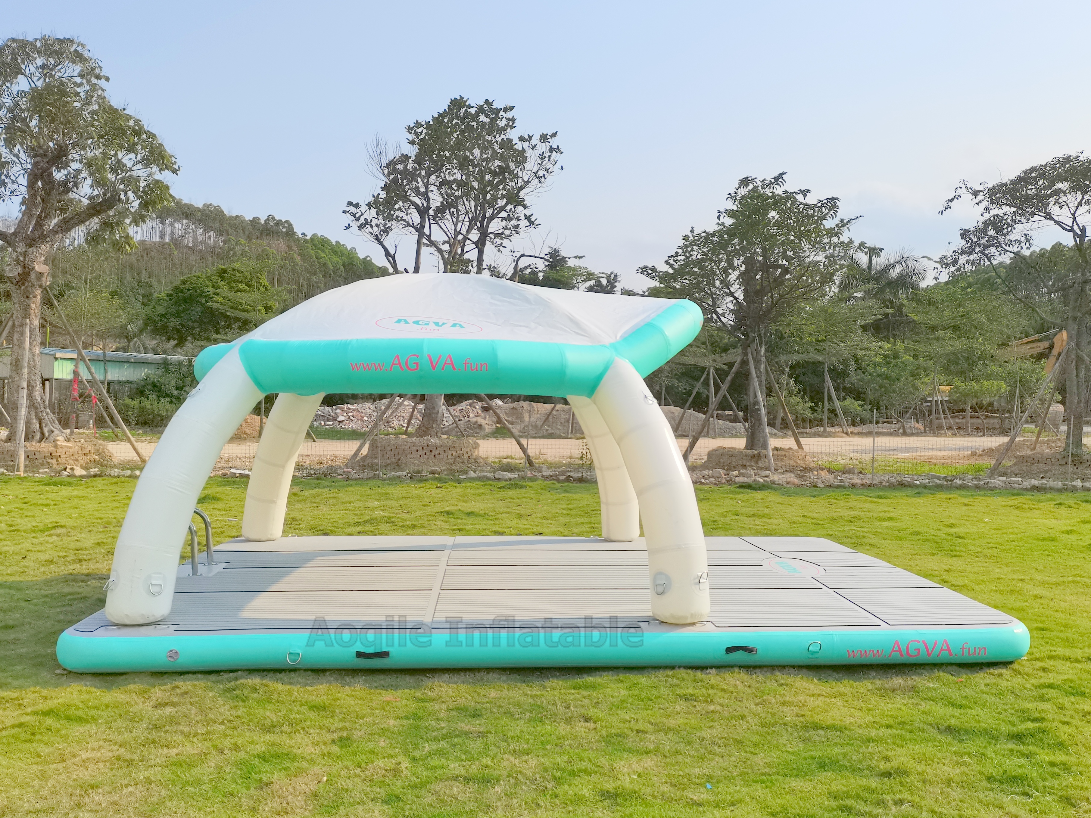 Plataforma flotante inflable de ocio con tienda, muelle de isla flotante inflable de agua de verano, nuevo diseño