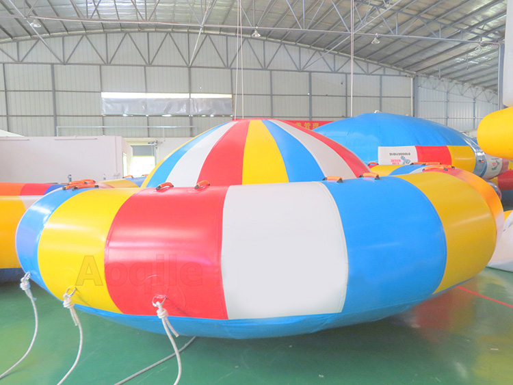 Barco inflable de discoteca volador giratorio para deportes acuáticos remolcable inflable Crazy UFO