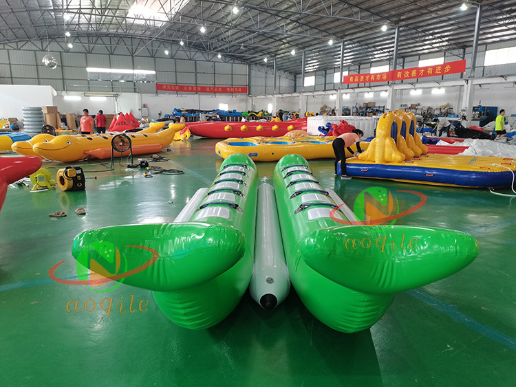 Equipo de juegos acuáticos, barco inflable de Pvc de 0,9mm, tubo remolcable, barco tipo plátano inflable para 10 personas