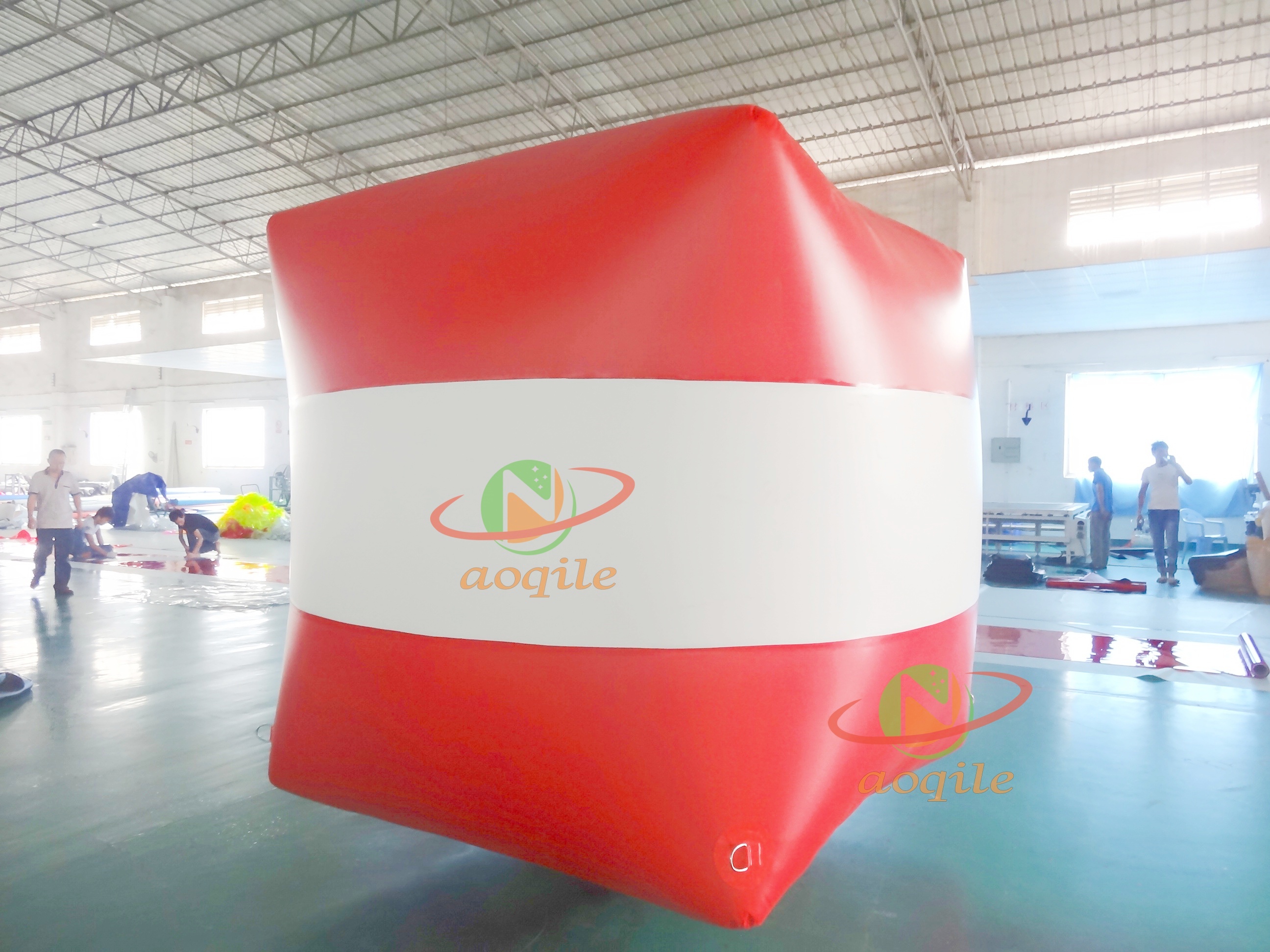 Boya flotante inflable personalizada para deportes acuáticos, cubo, evento, marca de boya publicitaria inflable especial