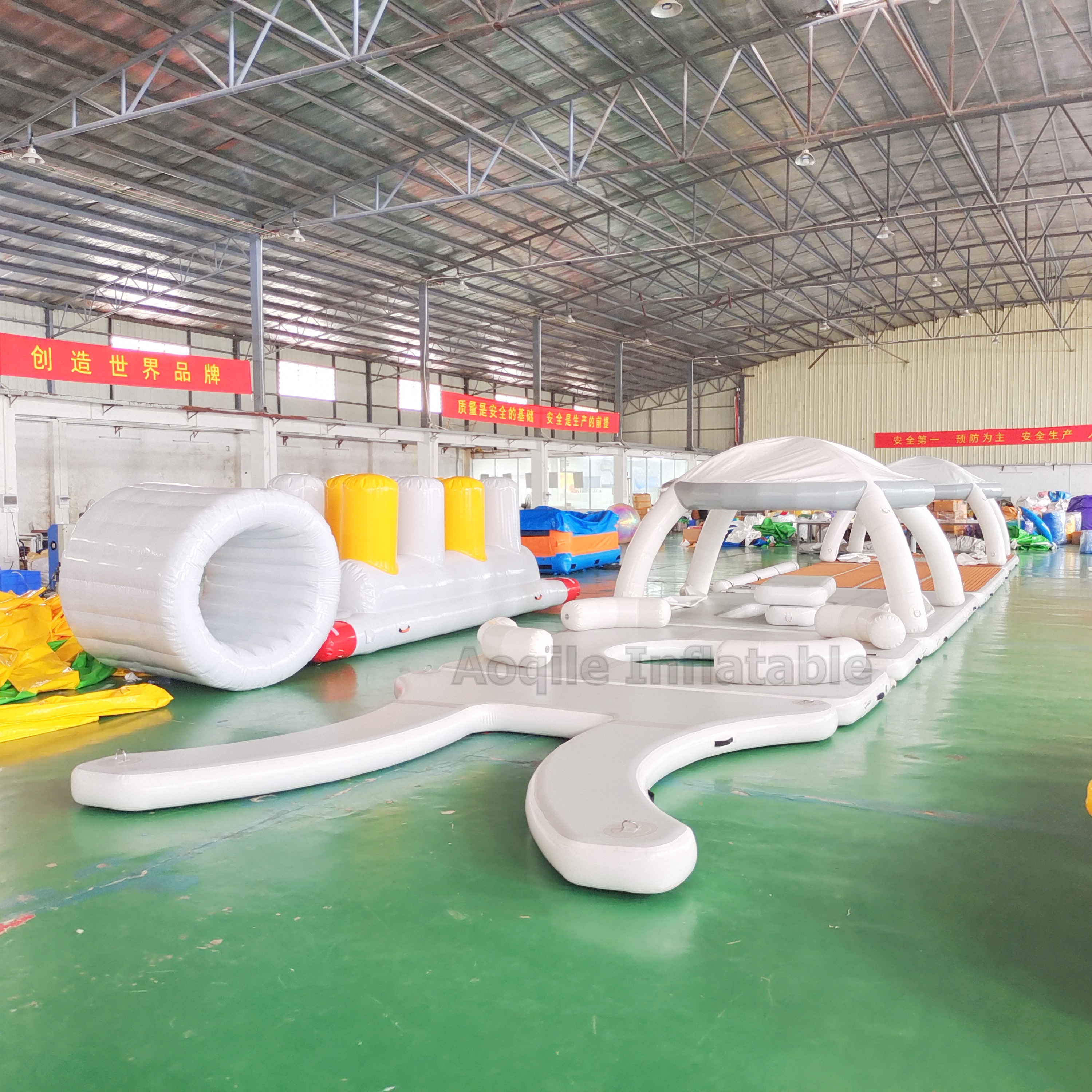 Plataforma flotante inflable de suelo marino EVA personalizada, barra, plataforma de muelle inflable, plataforma inflable para fiesta de agua a la venta