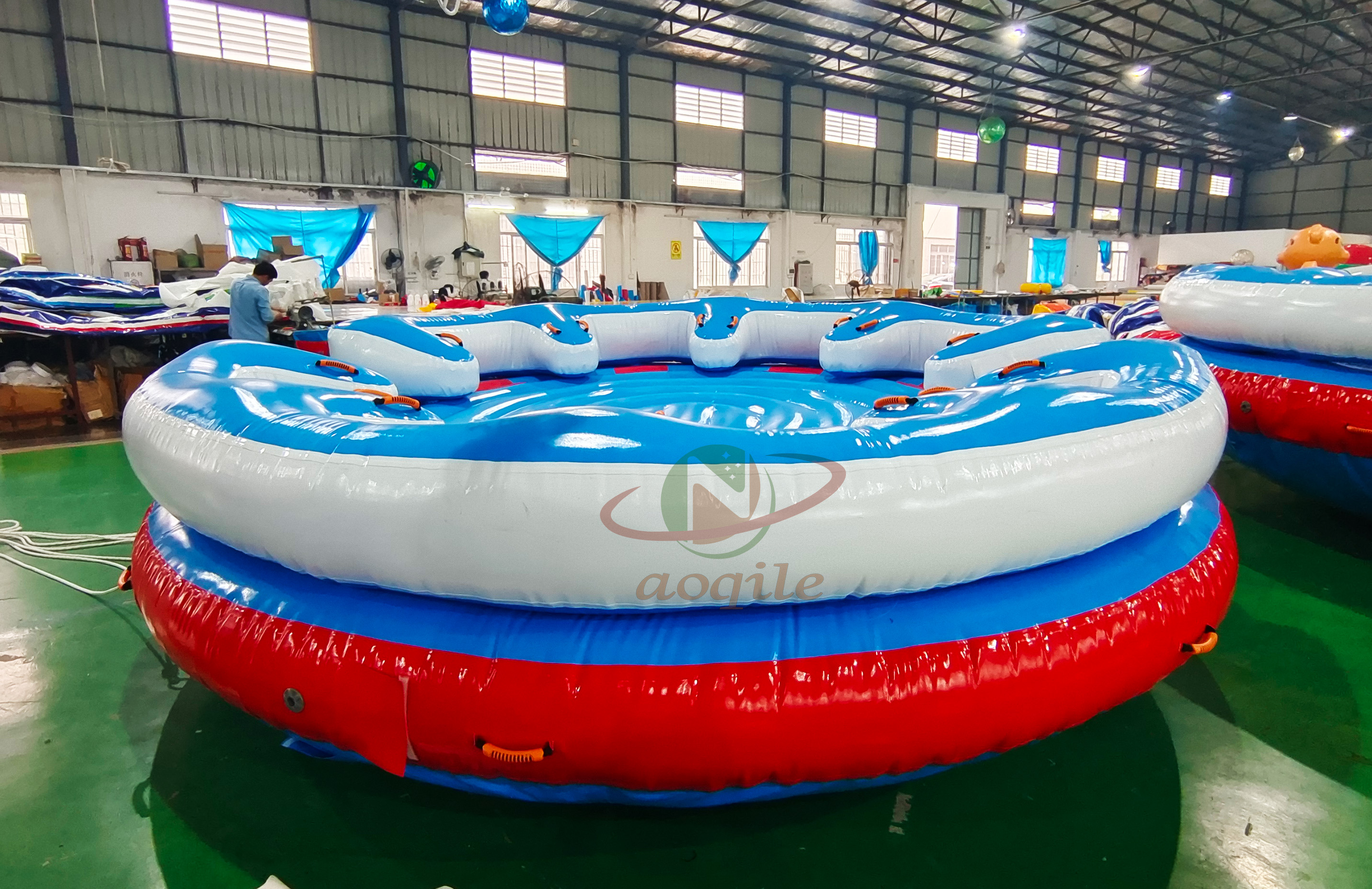 Nuevo entretenimiento acuático, 8 personas, inflable, agua giratoria, disco giratorio, barco inflable giratorio, tubo remolcable, barco de esquí